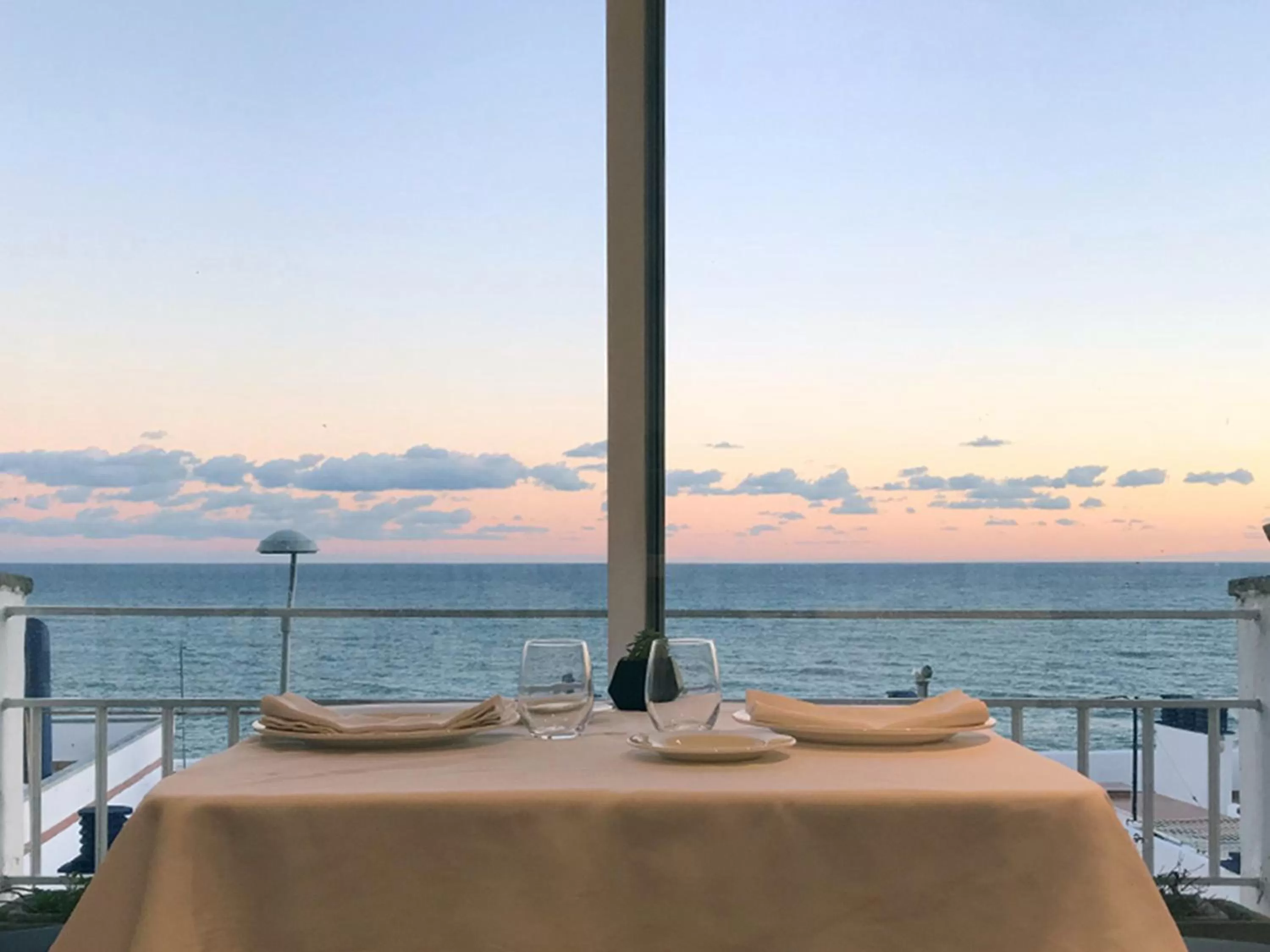 Restaurant/places to eat in Gran Sol Hotel