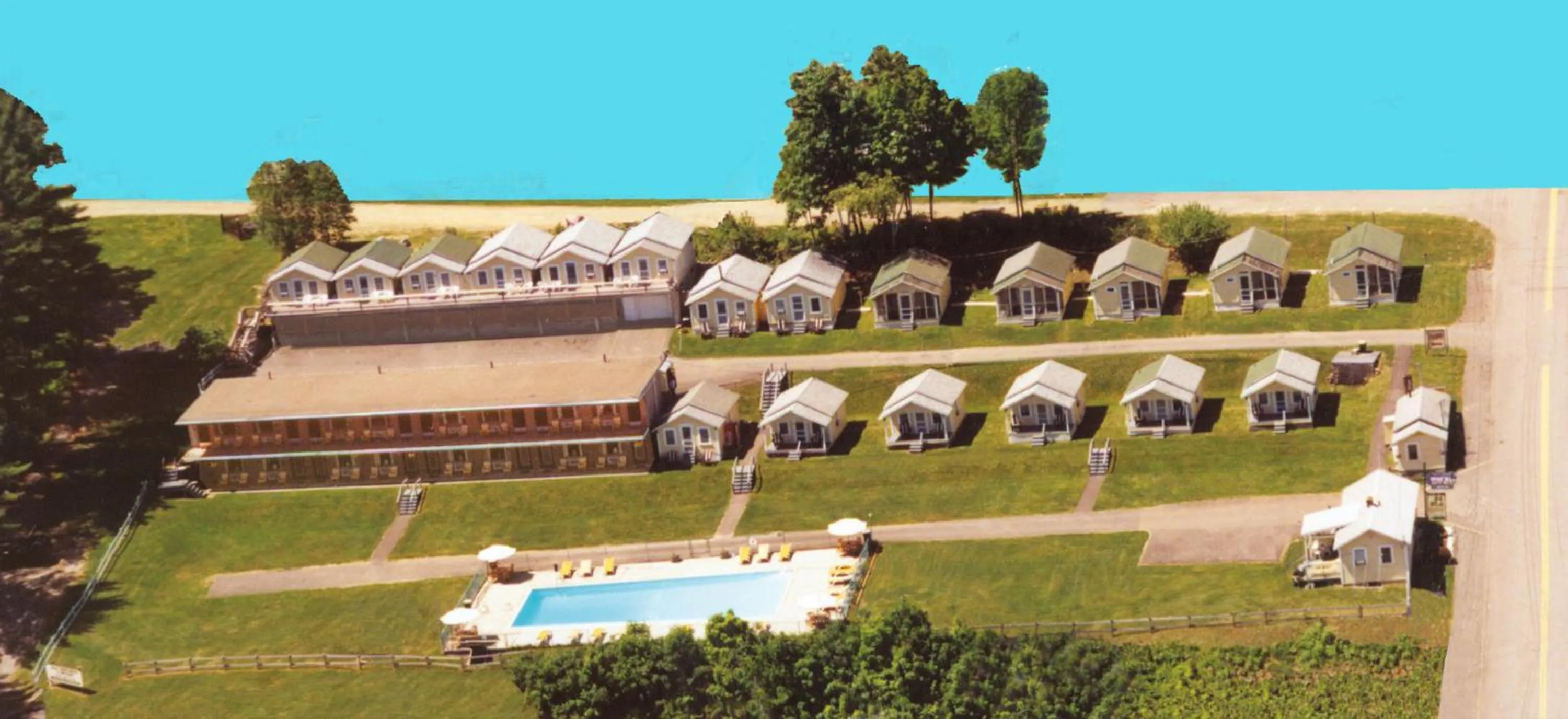 Bird's eye view in Half Moon Motel & Cottages