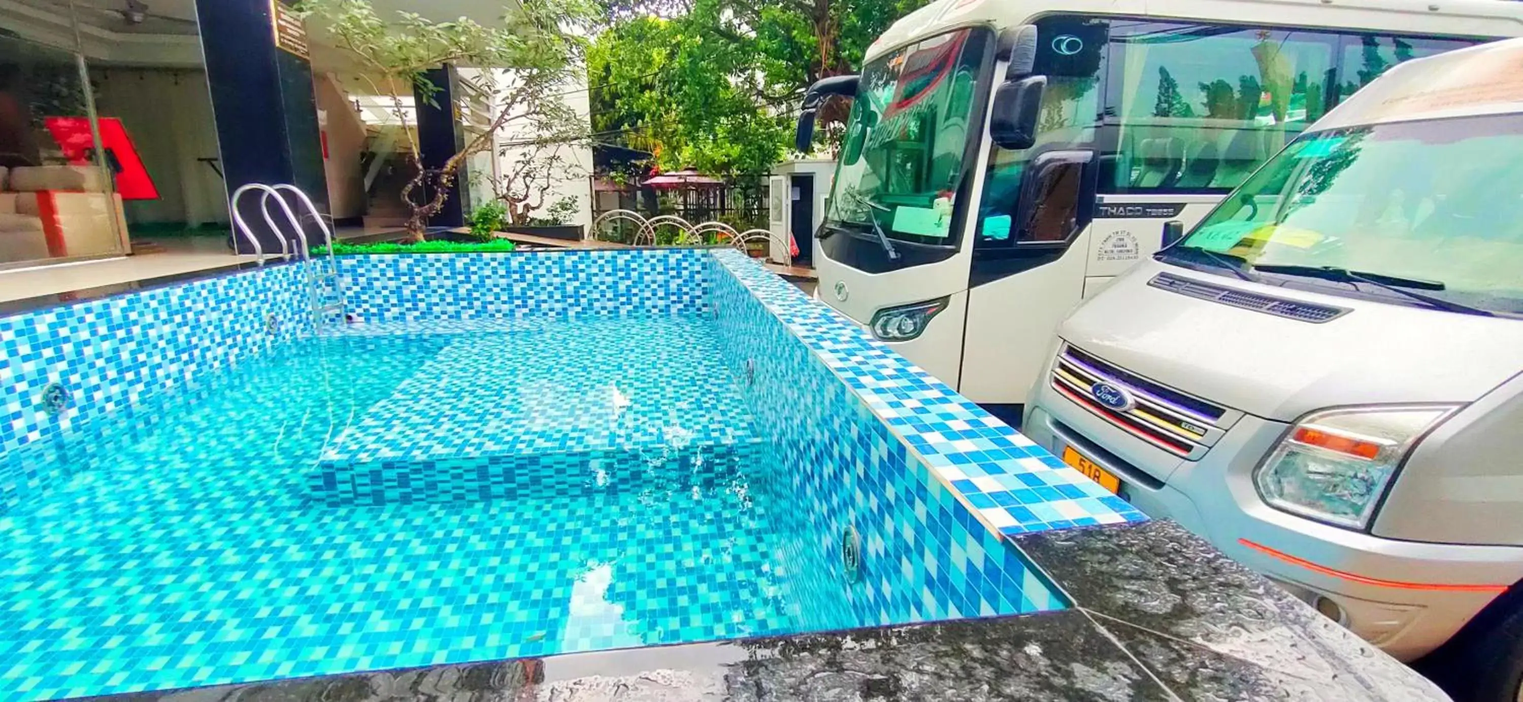 Swimming Pool in Kieu Anh Hotel