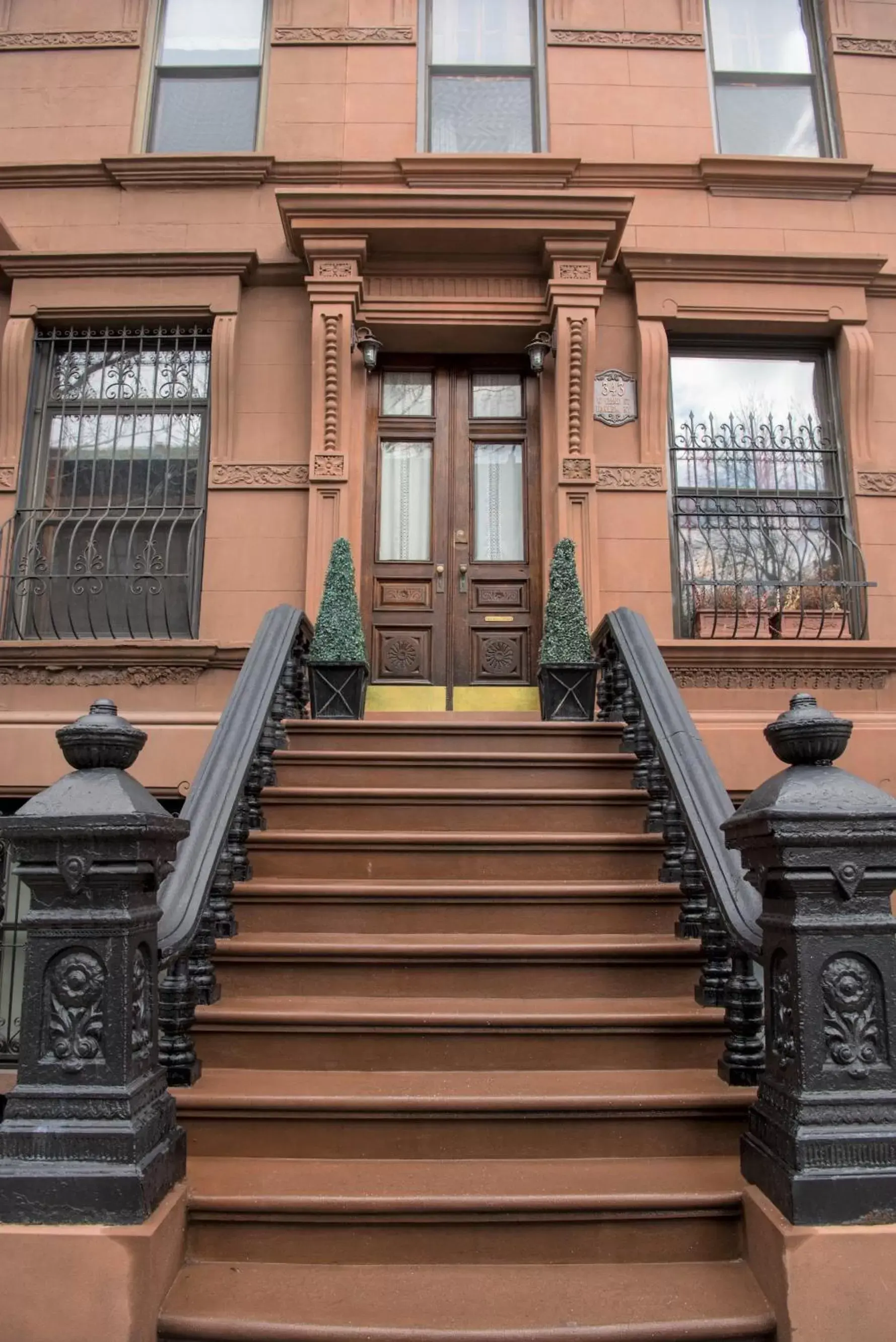 Facade/entrance, Property Building in Harlem Grand