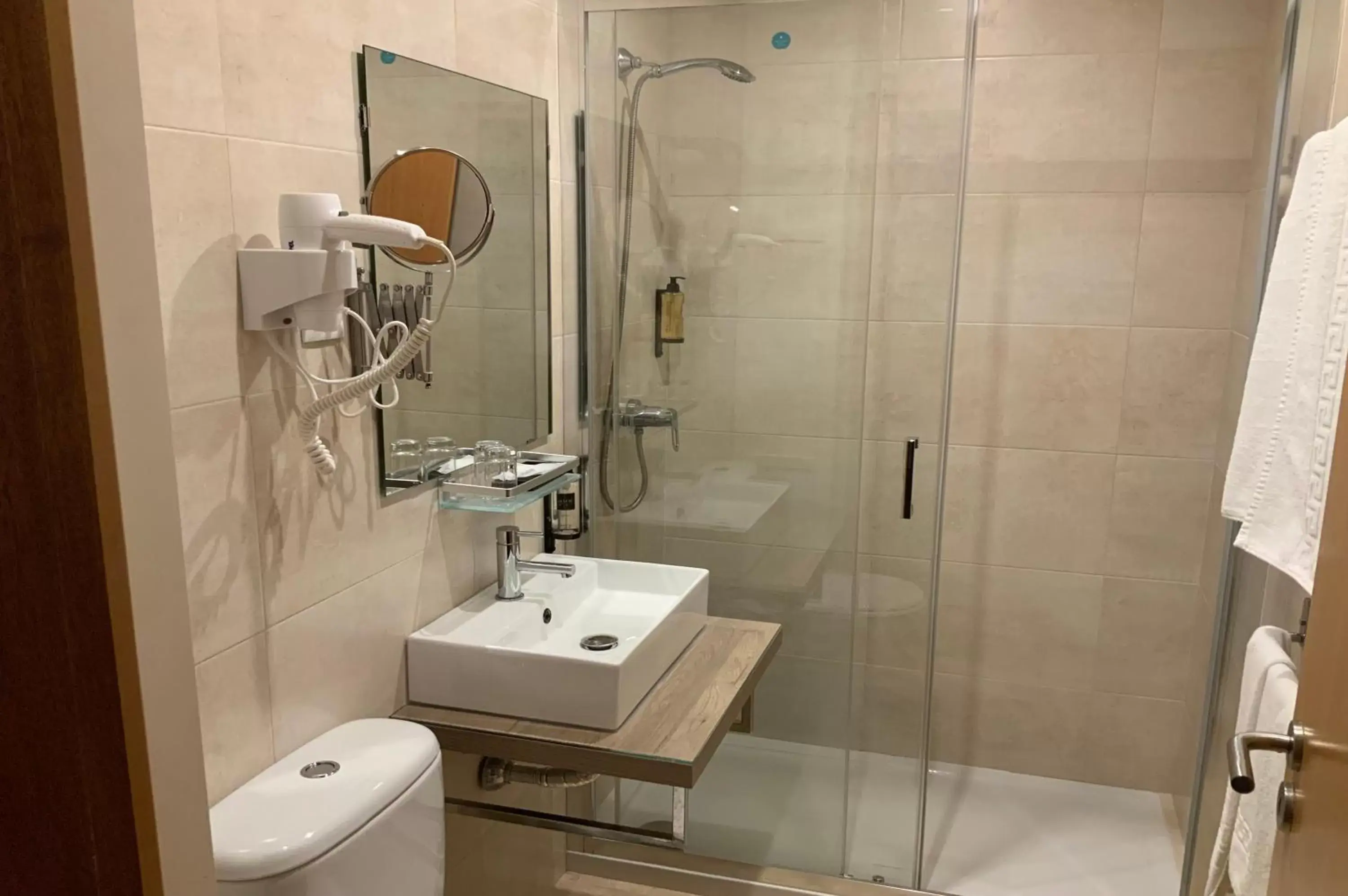 Bathroom in Hotel Mare