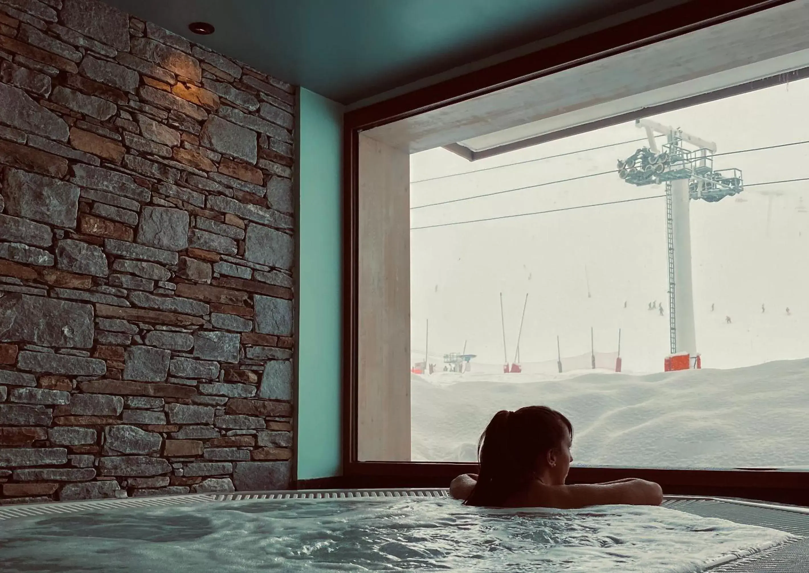 Hot Tub in Alberta Hotel & Spa