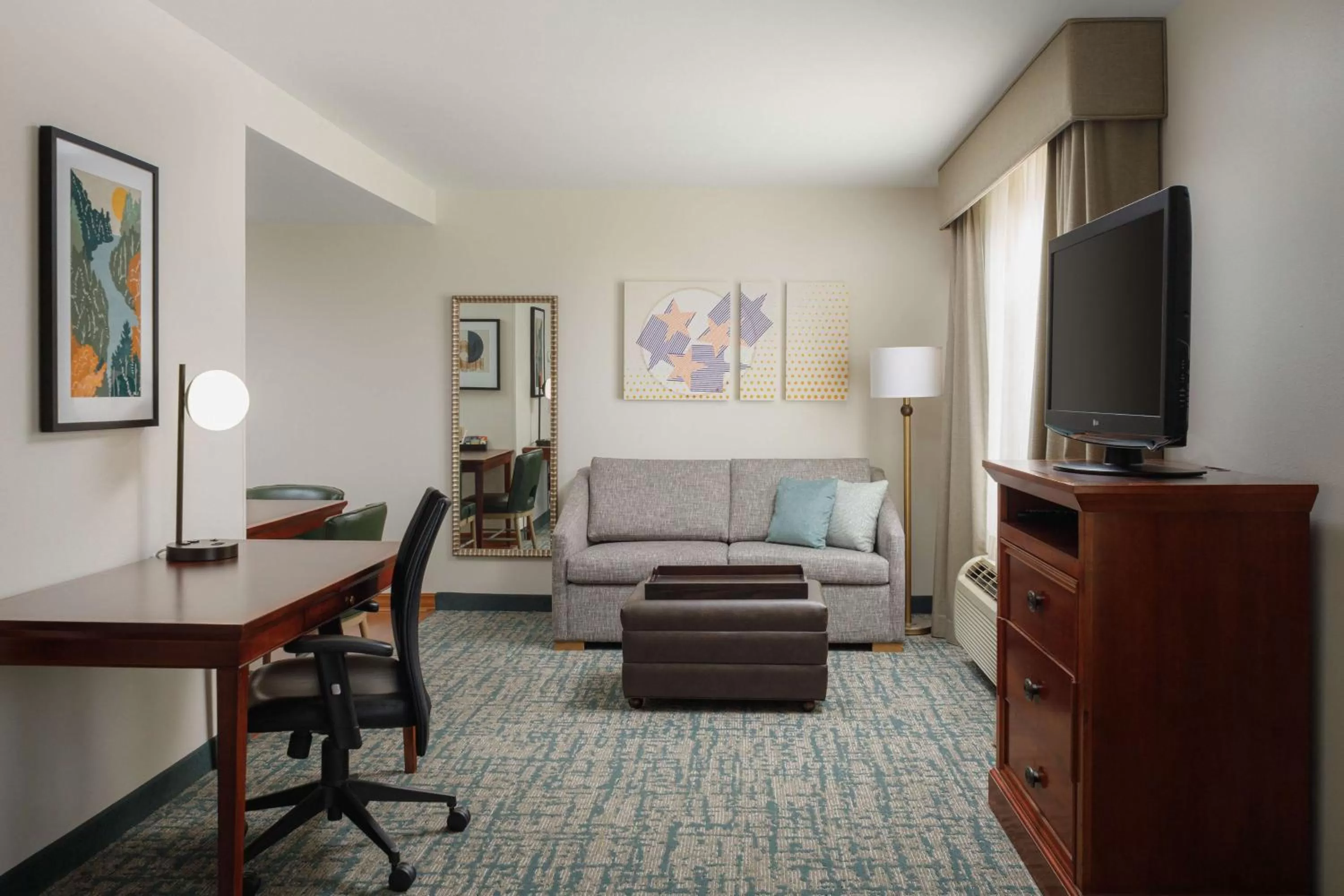 Living room in Homewood Suites by Hilton Knoxville West at Turkey Creek