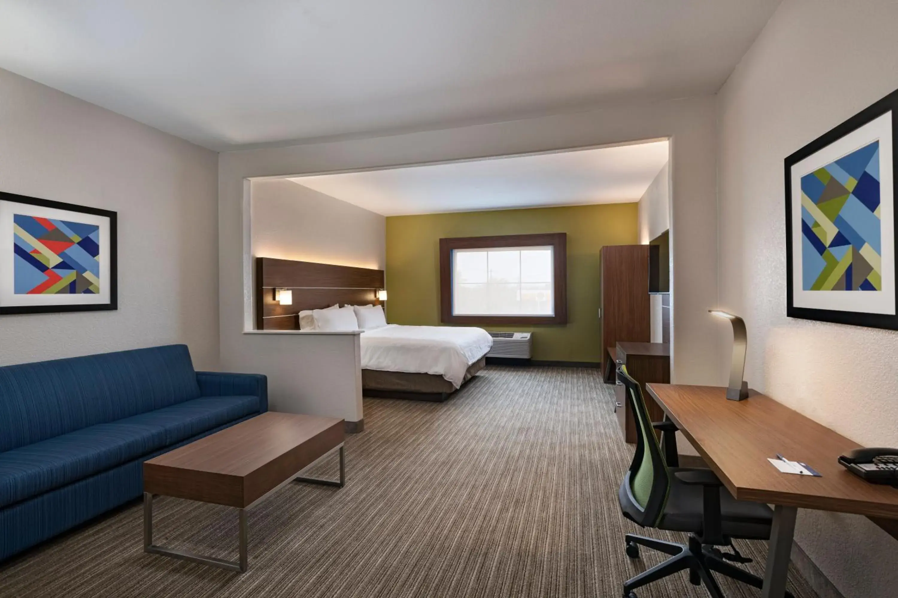 Bedroom, Seating Area in Holiday Inn Express & Suites Cedar Park (Nw Austin), an IHG Hotel