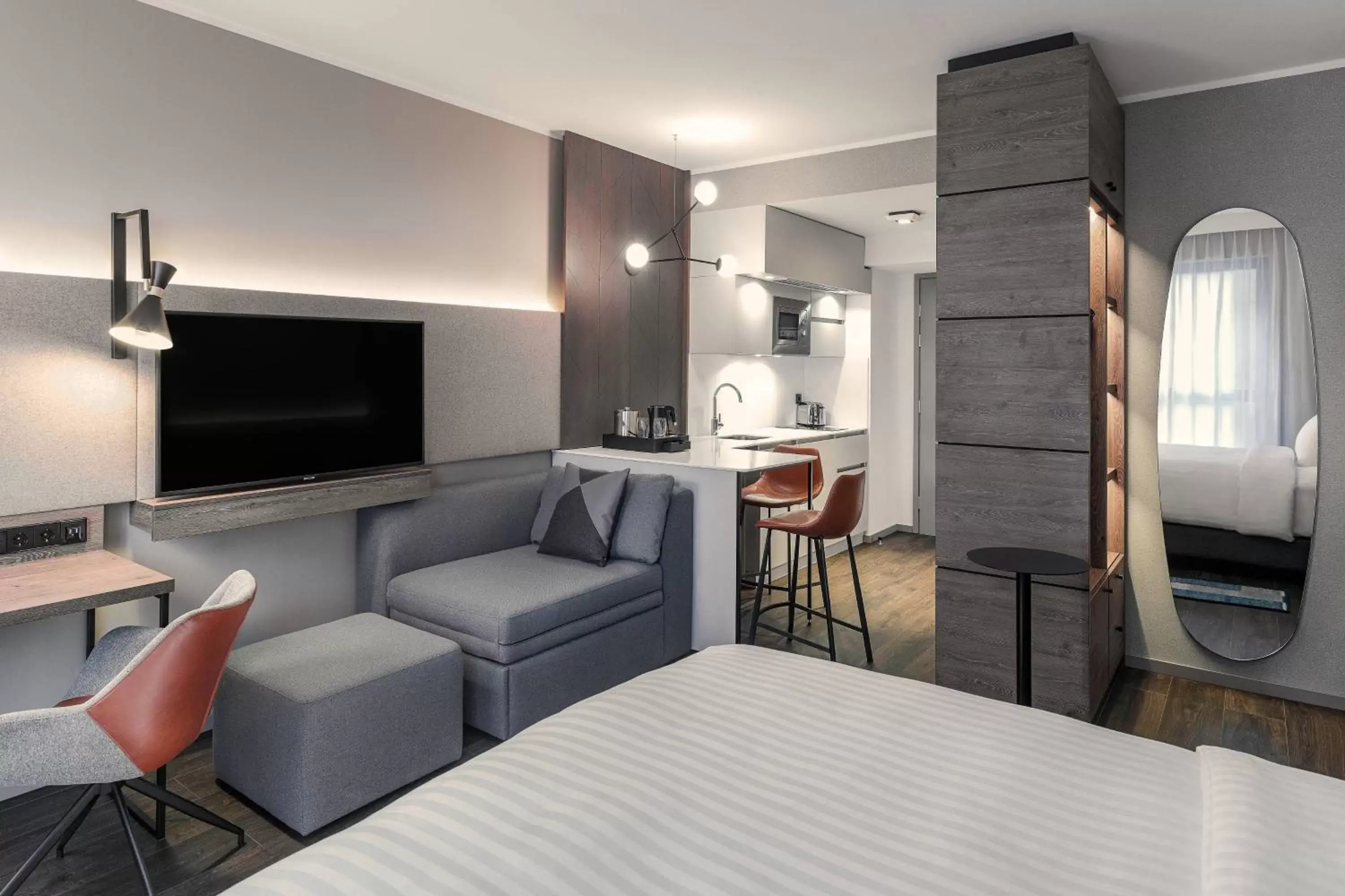 Bedroom, TV/Entertainment Center in Residence Inn by Marriott Essen City