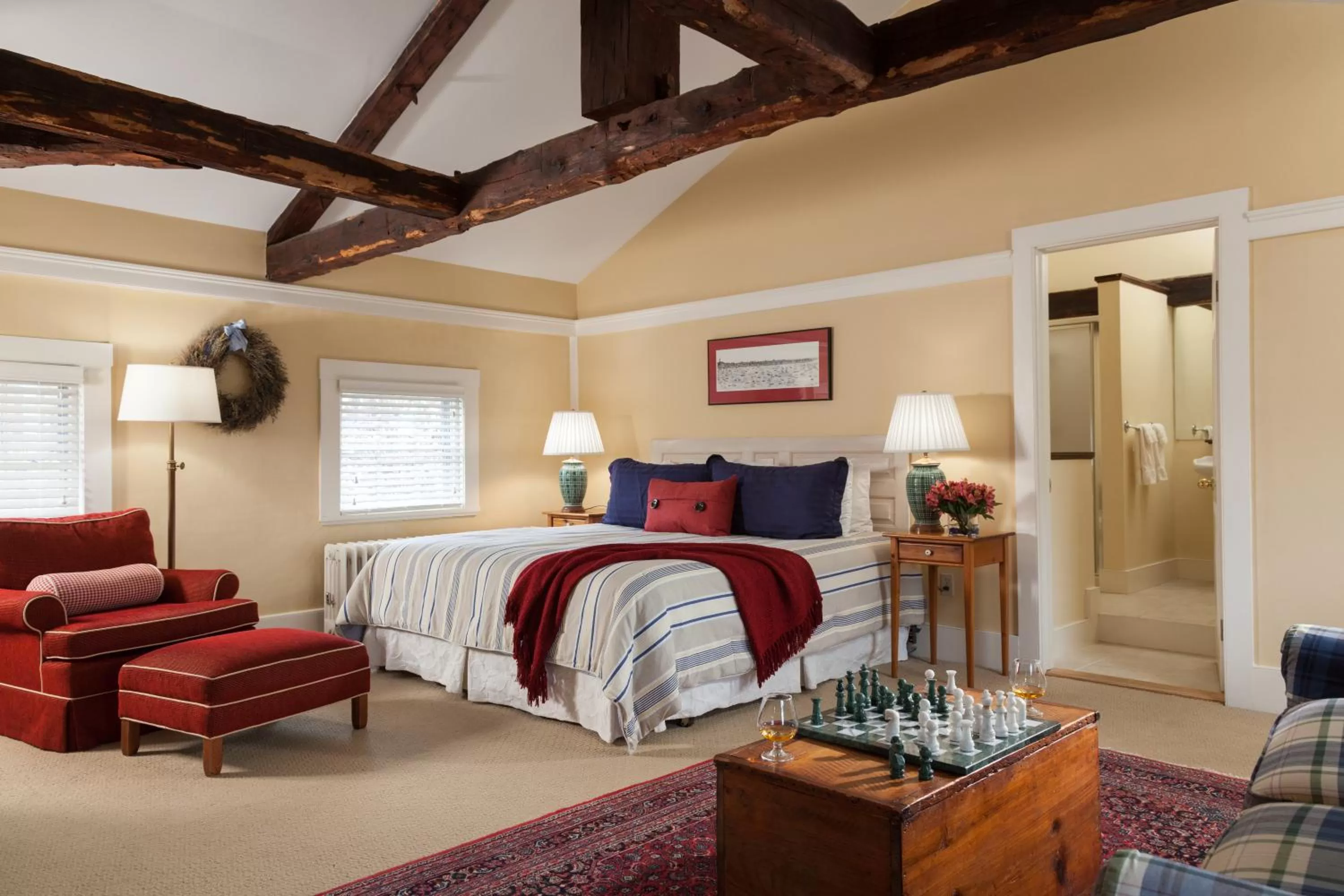 Photo of the whole room, Bed in Harbor Light Inn