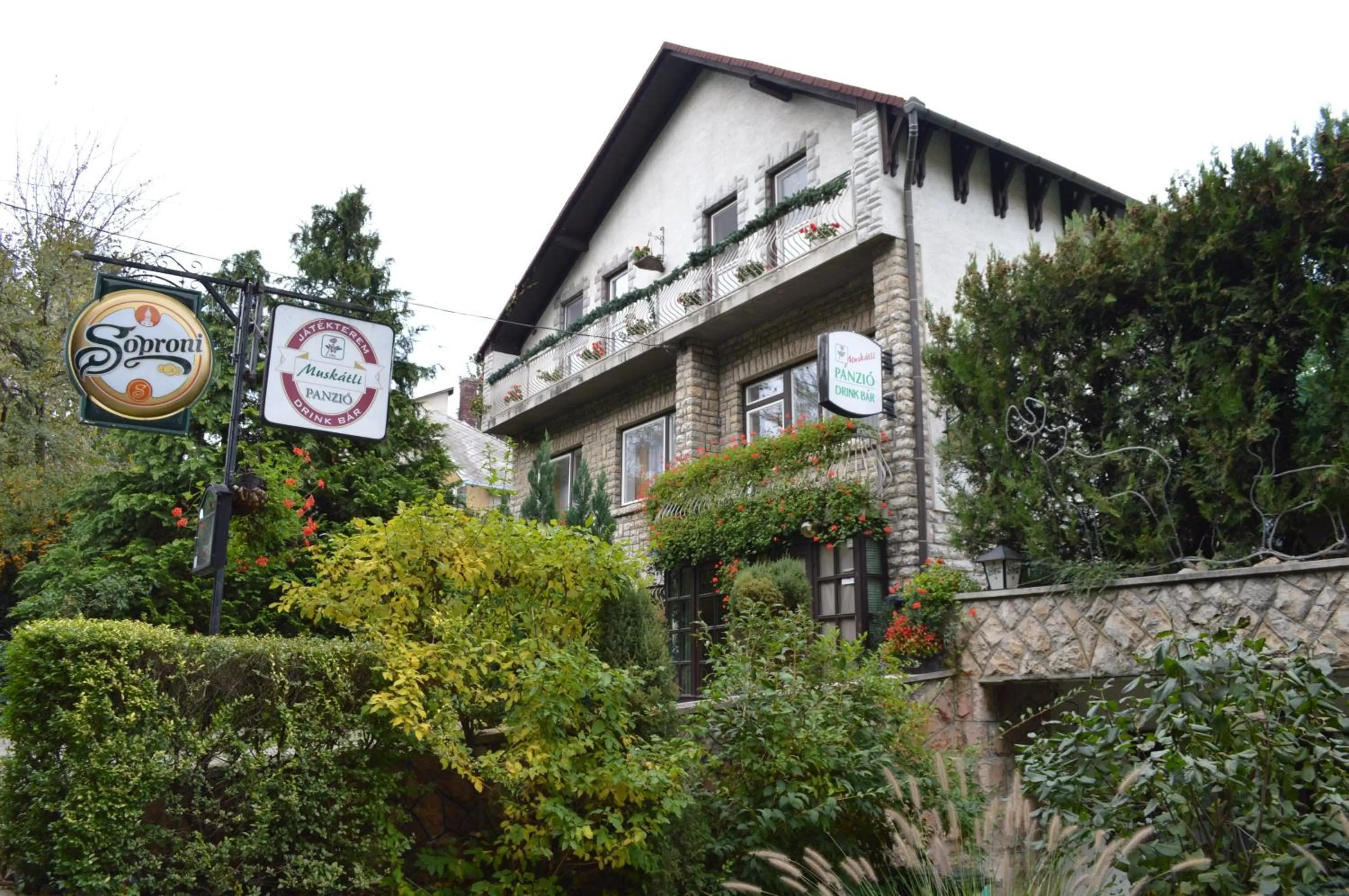 Facade/entrance in Muskátli Panzió