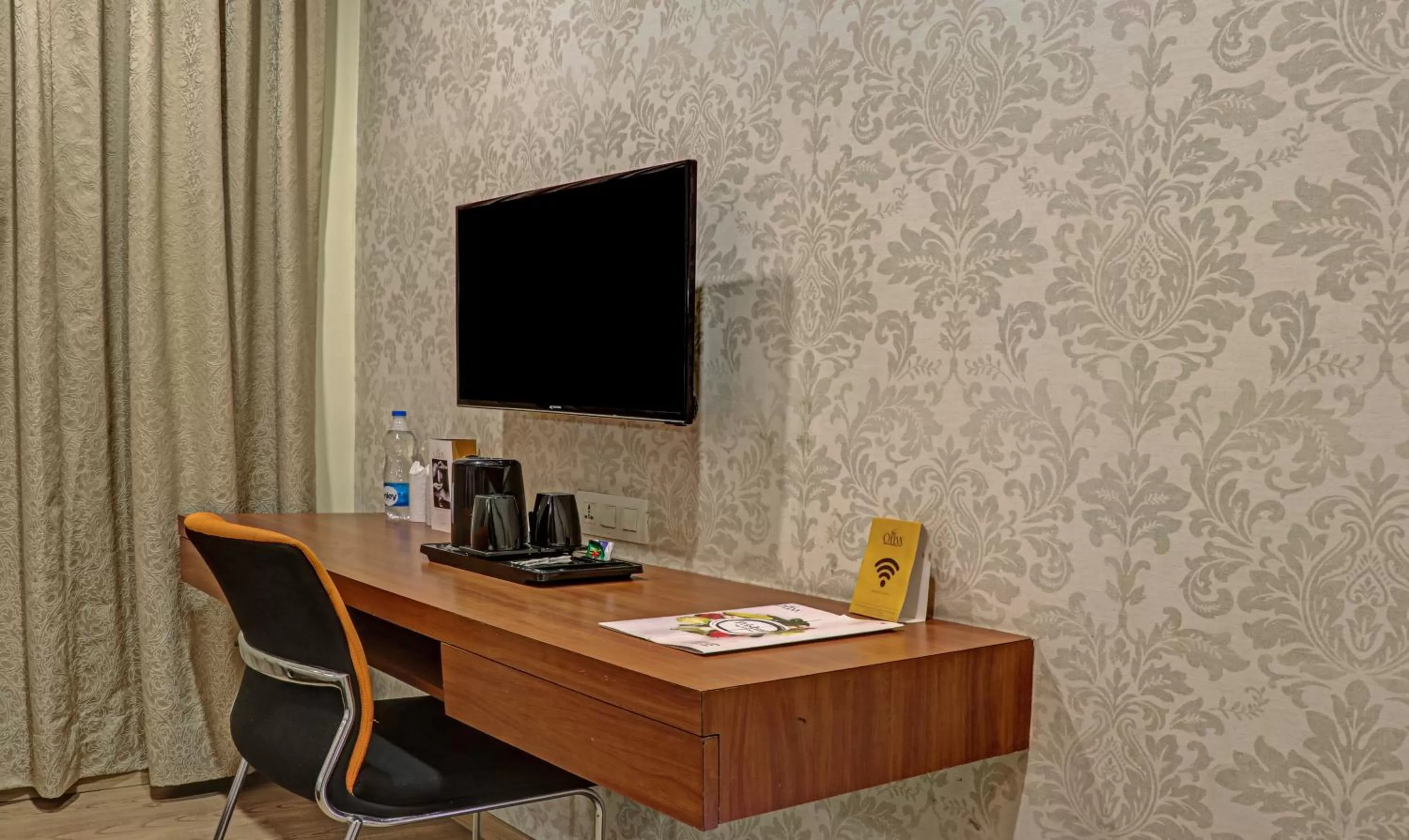 TV and multimedia in The Onyx Hotel