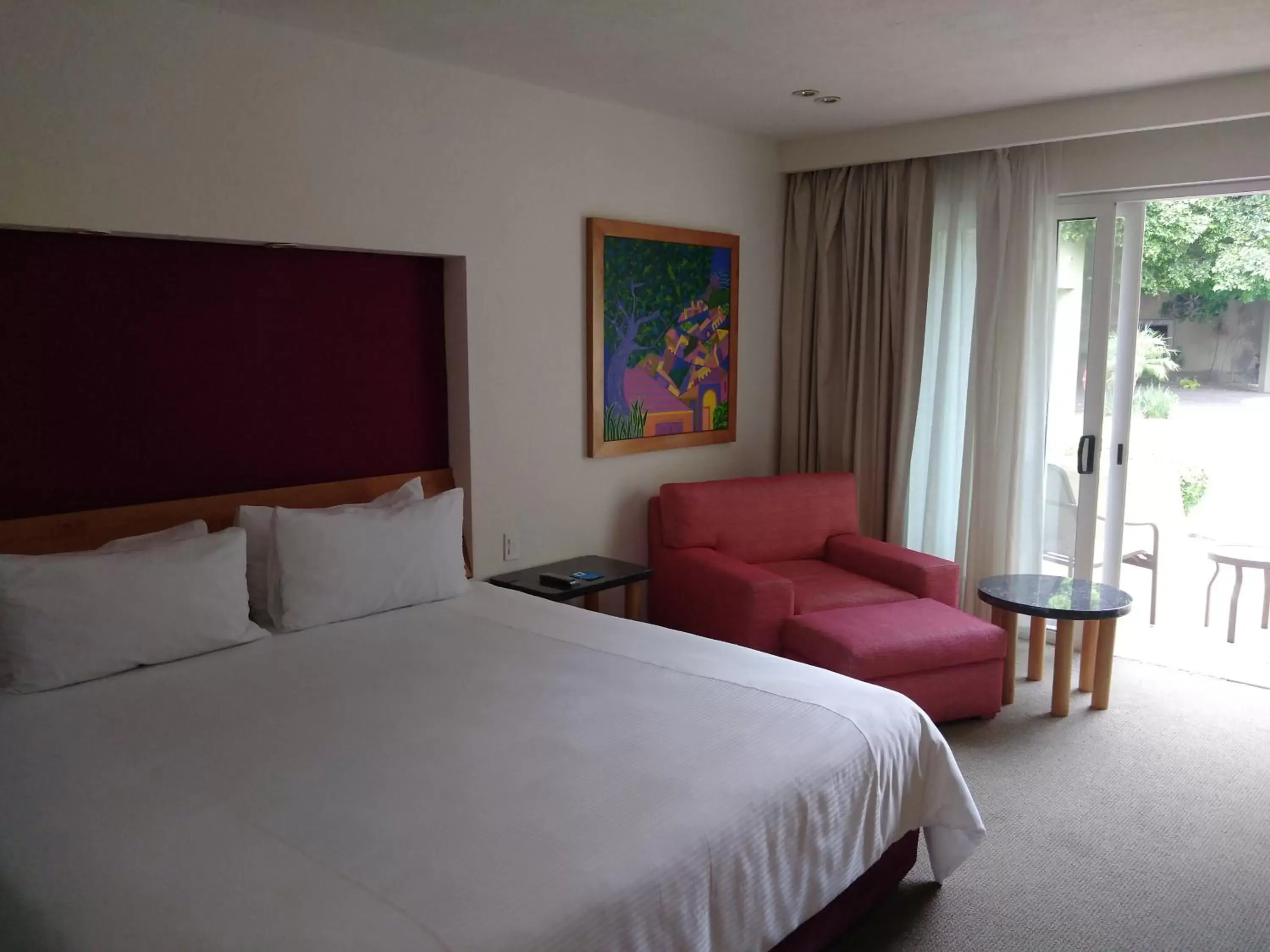 Photo of the whole room, Bed in Camino Real Guadalajara