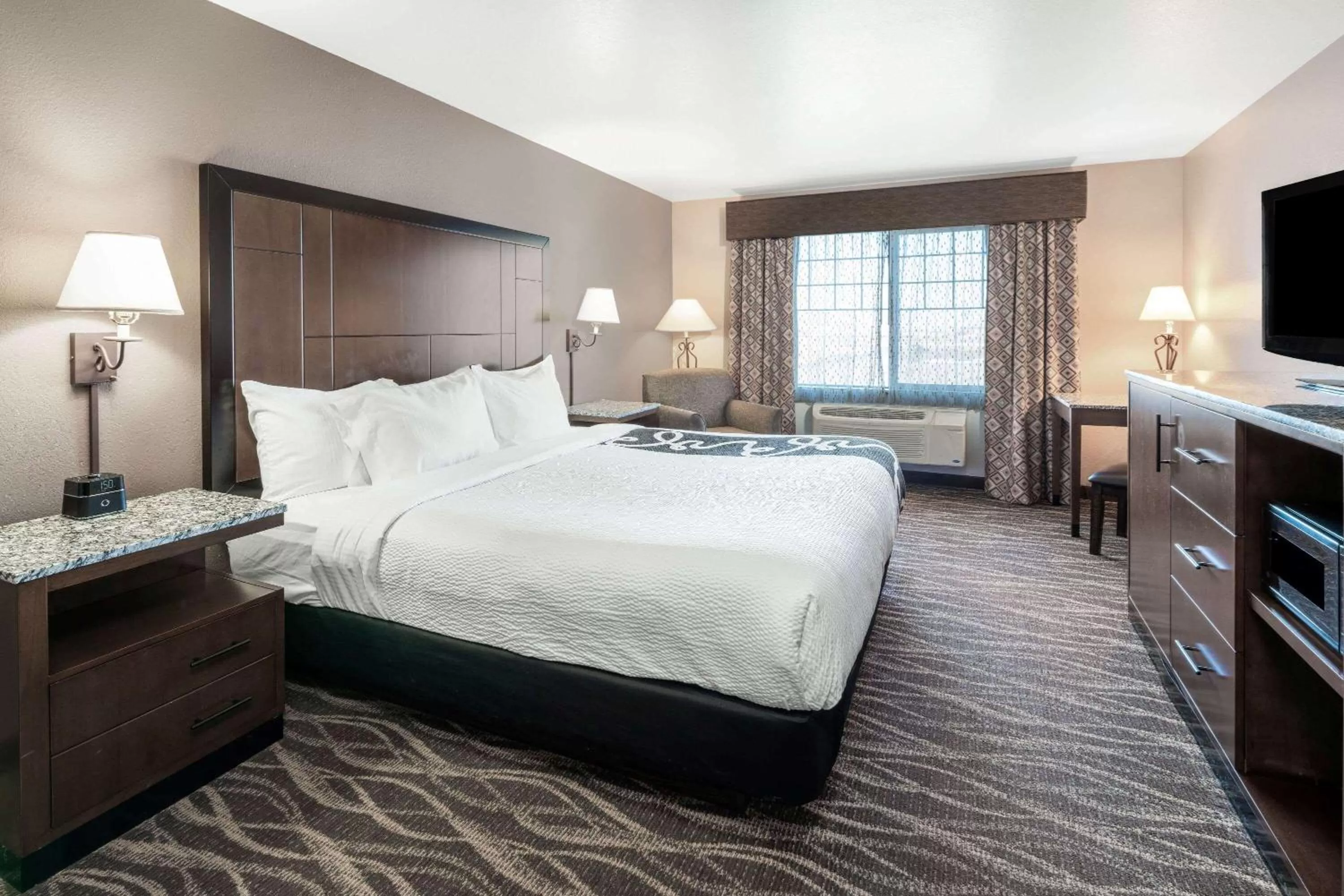 Photo of the whole room, Bed in La Quinta by Wyndham Belgrade - Bozeman Airport