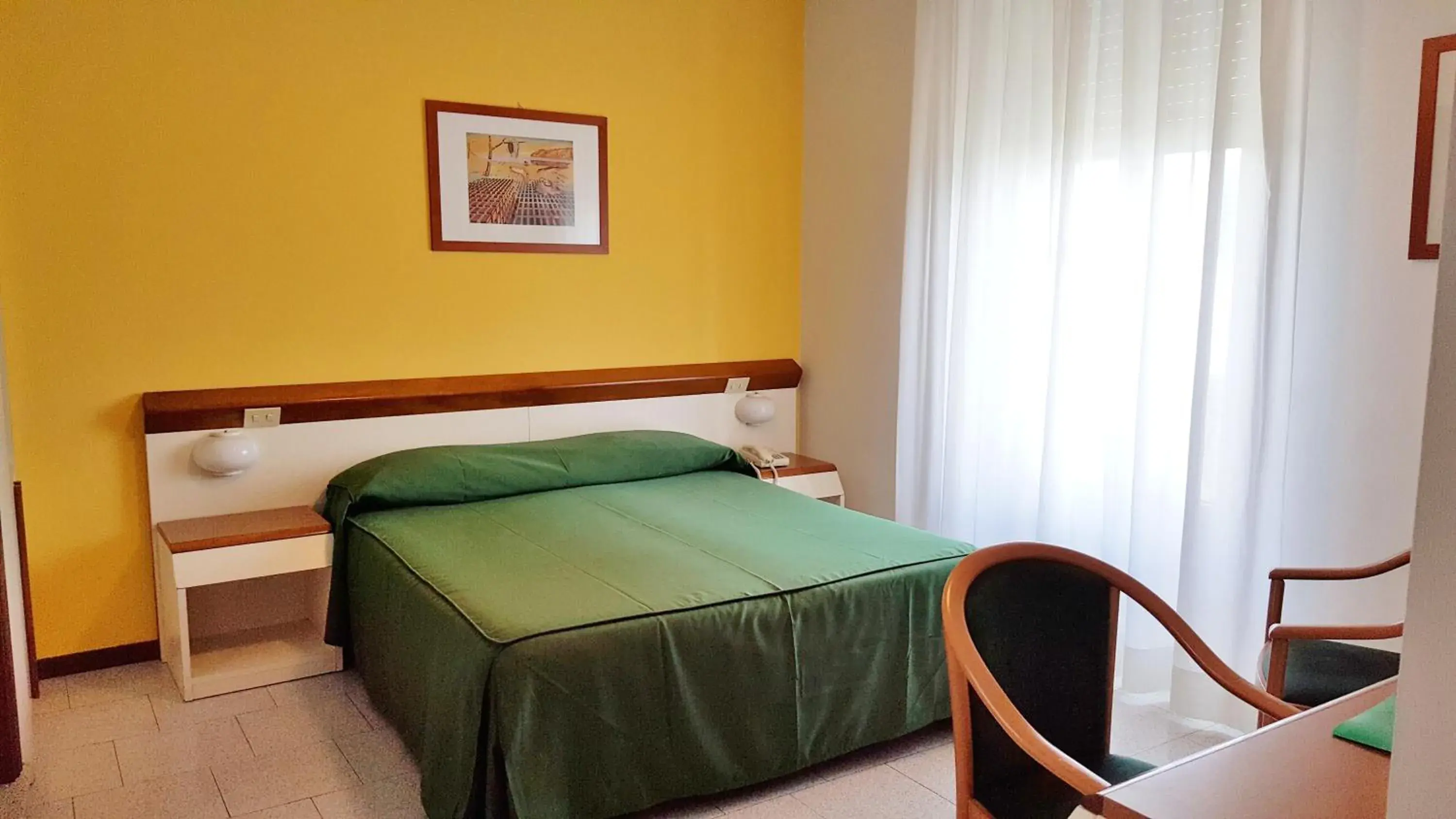 Bed in Hotel Italie et Suisse