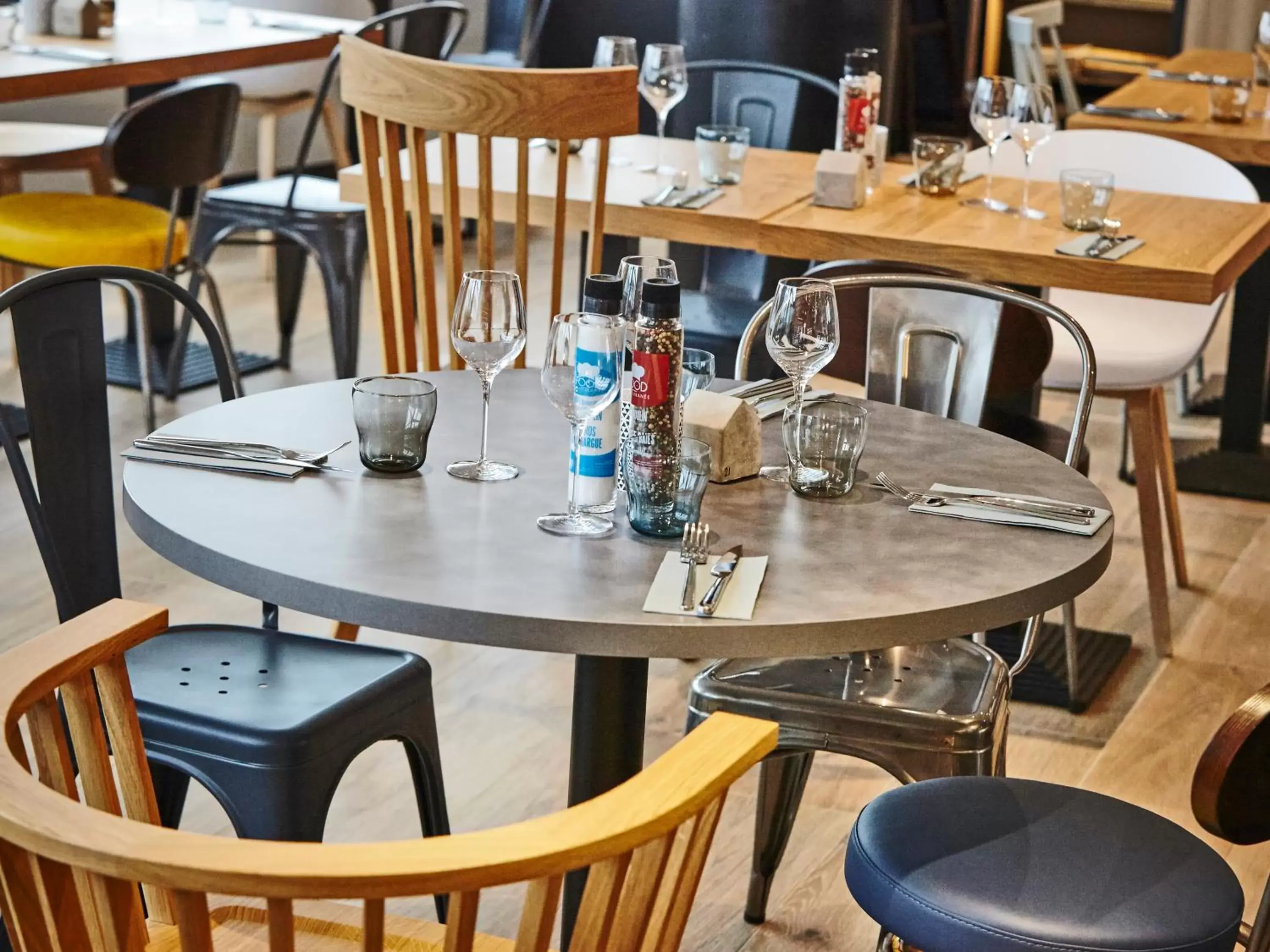 Restaurant/places to eat in Campanile Le Bourget – Airport