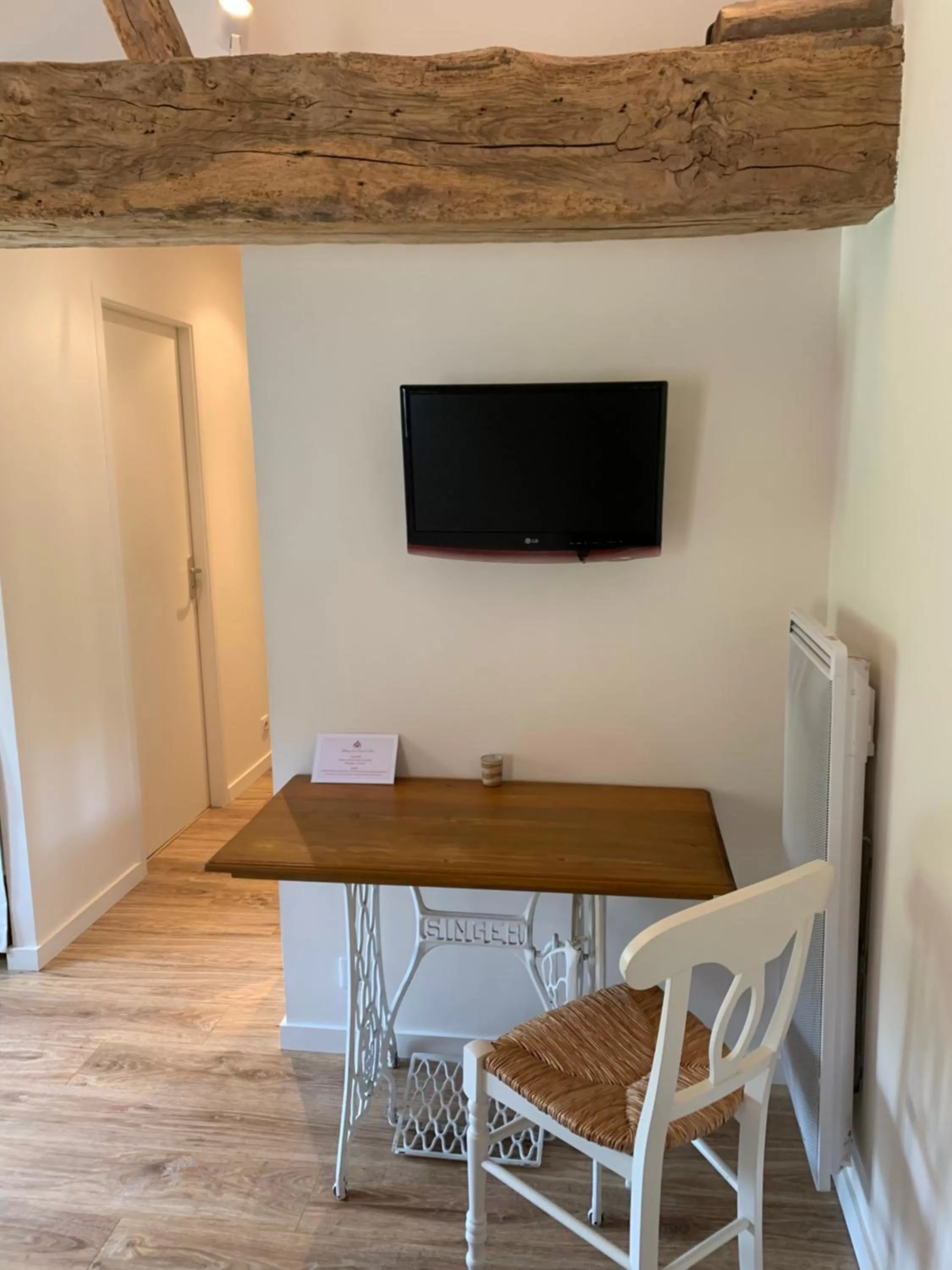 Seating area, TV/Entertainment Center in Clos de la Court d'Aron