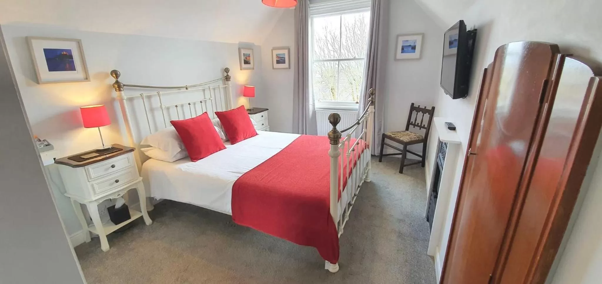 TV and multimedia, Bed in Holbein House