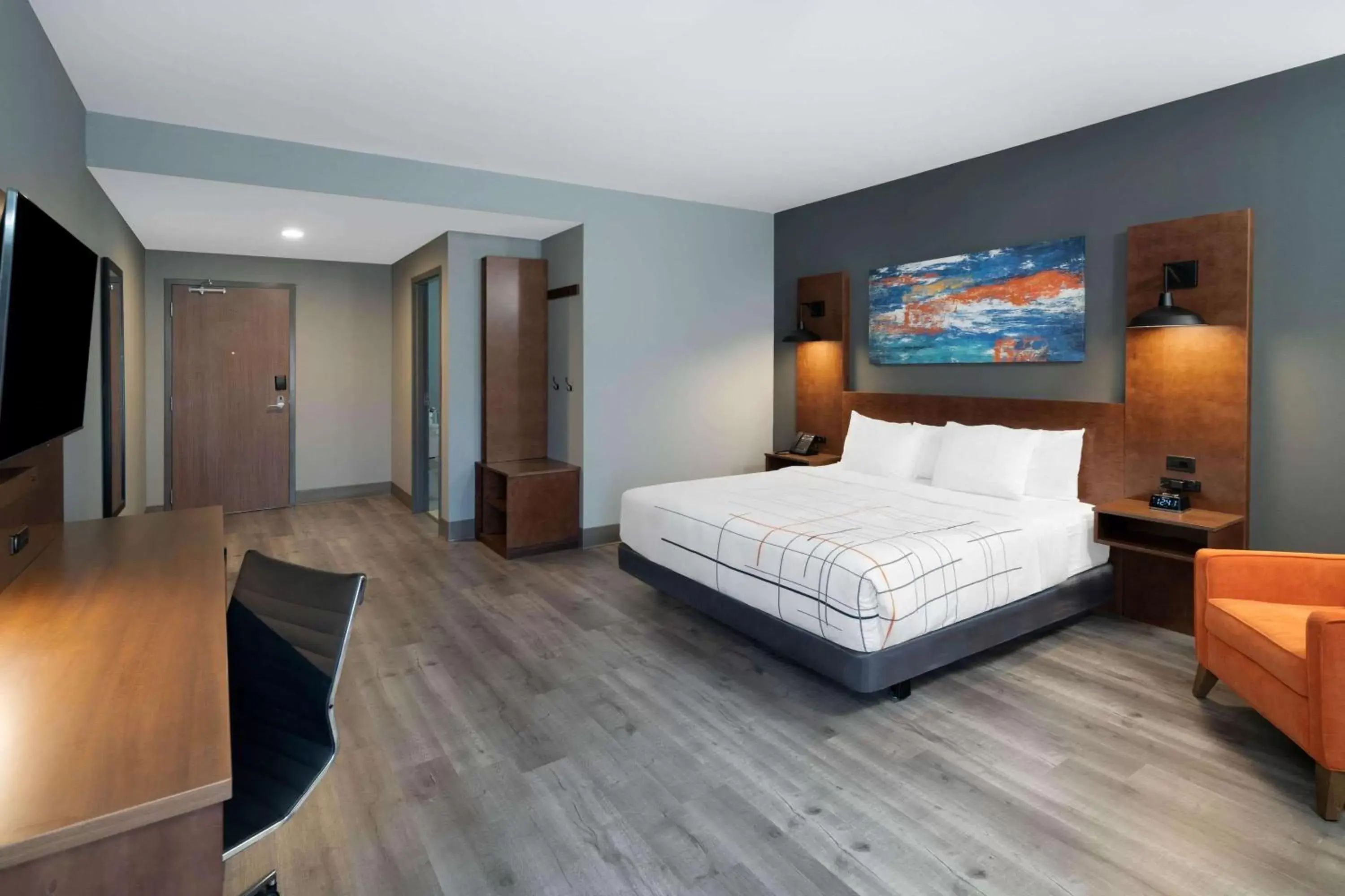 Photo of the whole room, Bed in La Quinta Inn & Suites by Wyndham Louisville NE - Old Henry Rd Photo of the whole room, Bed in La Quinta Inn & Suites by Wyndham Louisville NE - Old Henry Rd