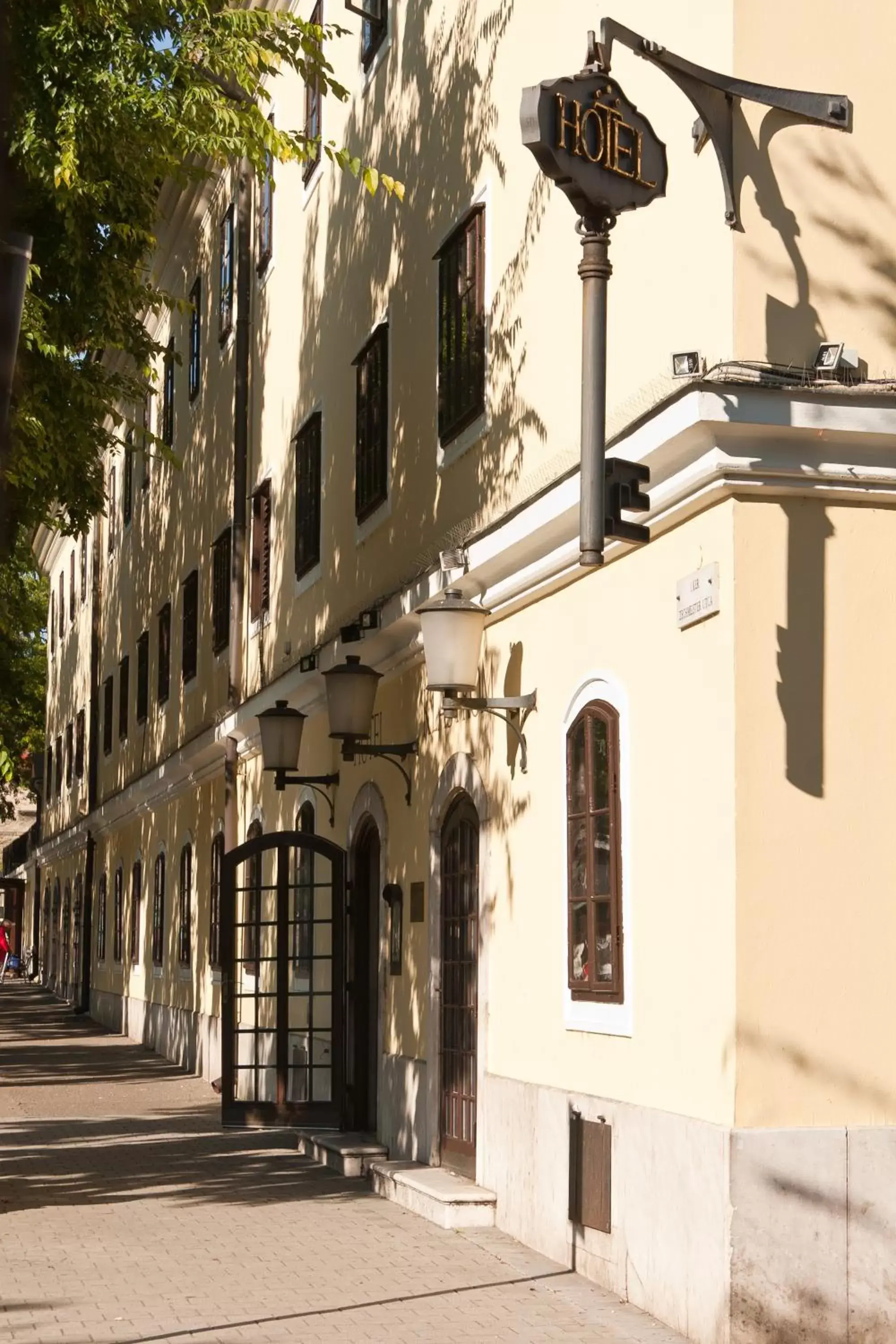 Facade/entrance, Property Building in Hotel Klastrom