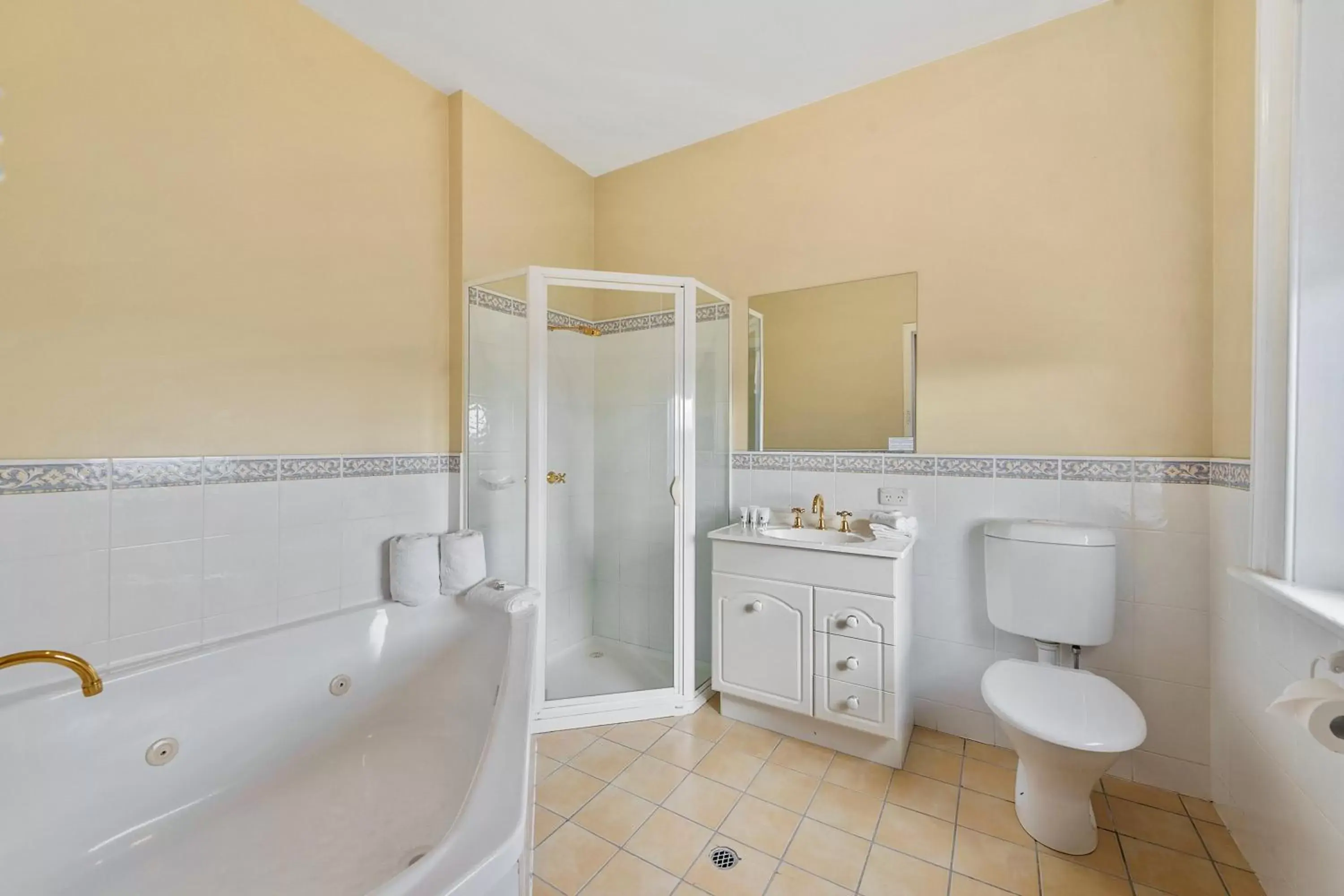 Shower, Bathroom in Waratah On York