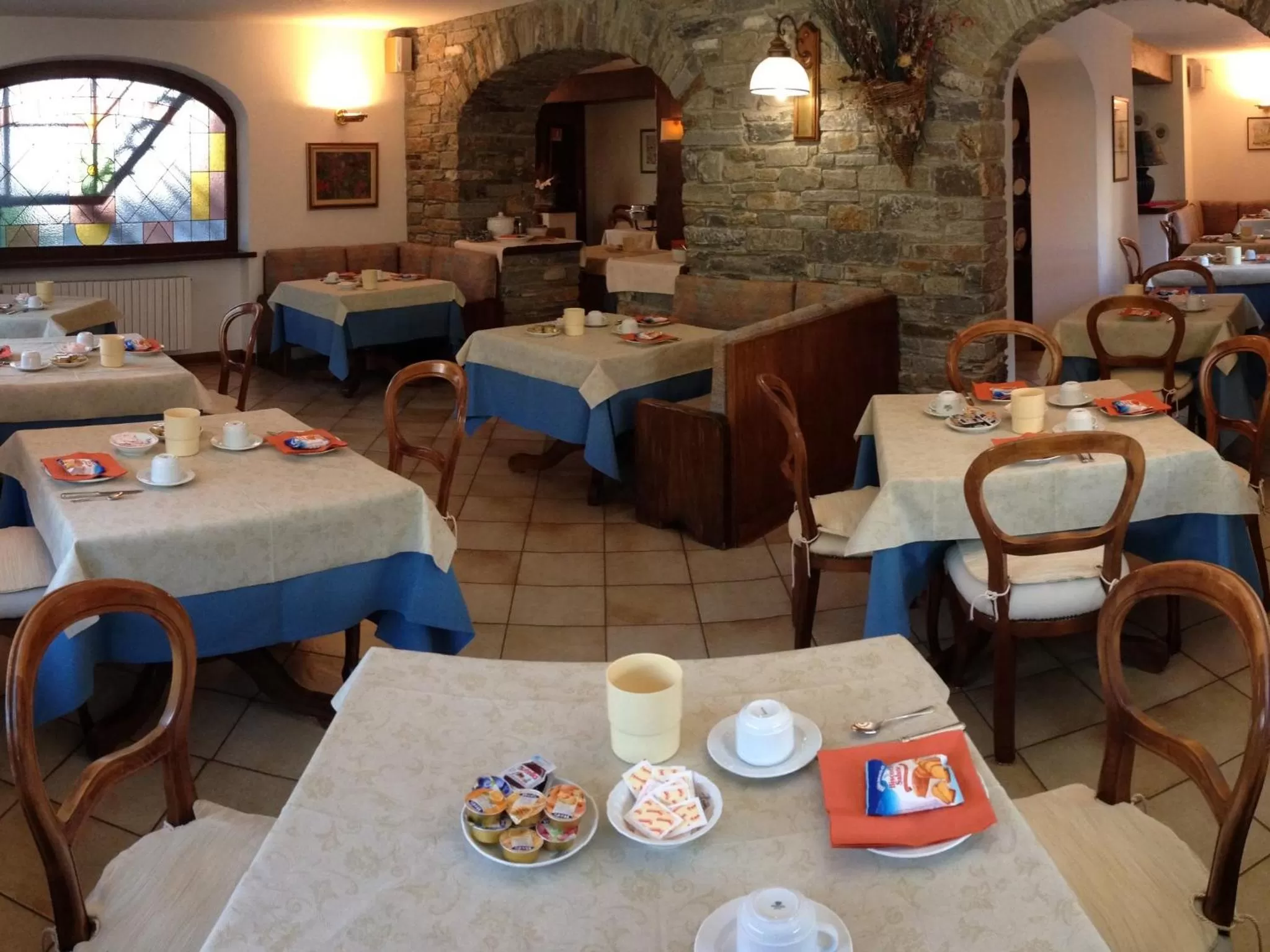 Restaurant/places to eat in Hotel Triolet