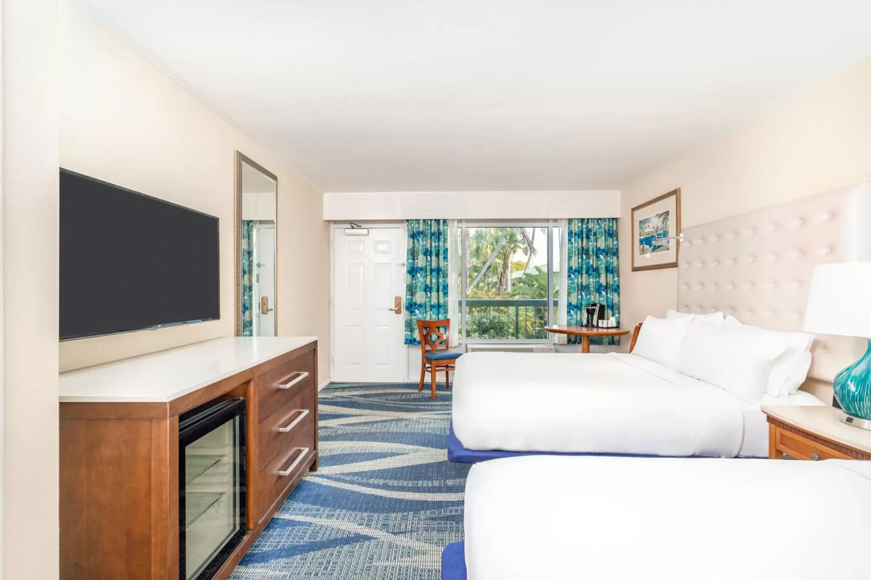 Standard Double Room with Two Double Beds and Accessible Roll-In Shower in Holiday Inn Key Largo by IHG Standard Double Room with Two Double Beds and Accessible Roll-In Shower in Holiday Inn Key Largo by IHG