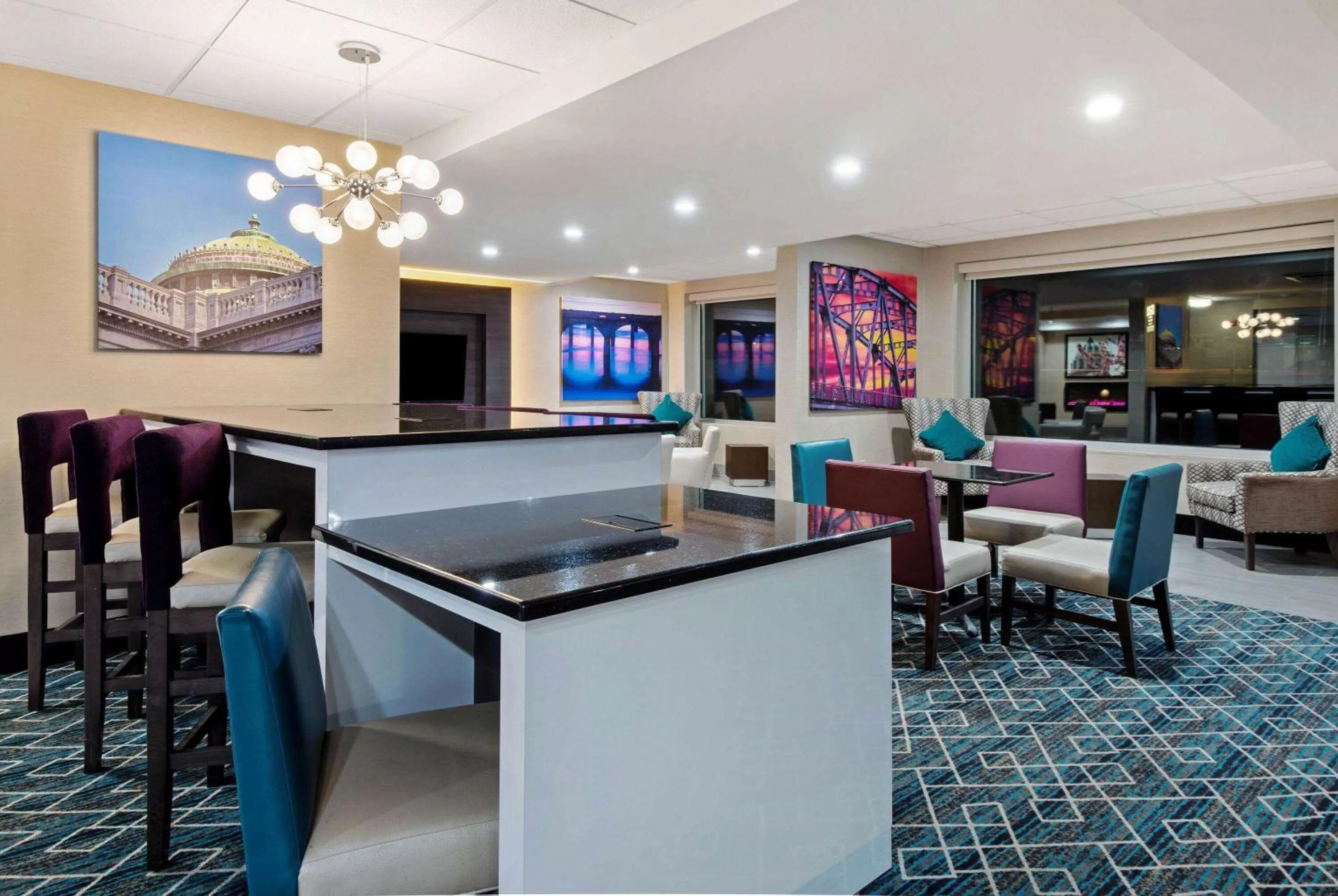 Lobby or reception in La Quinta by Wyndham New Cumberland - Harrisburg