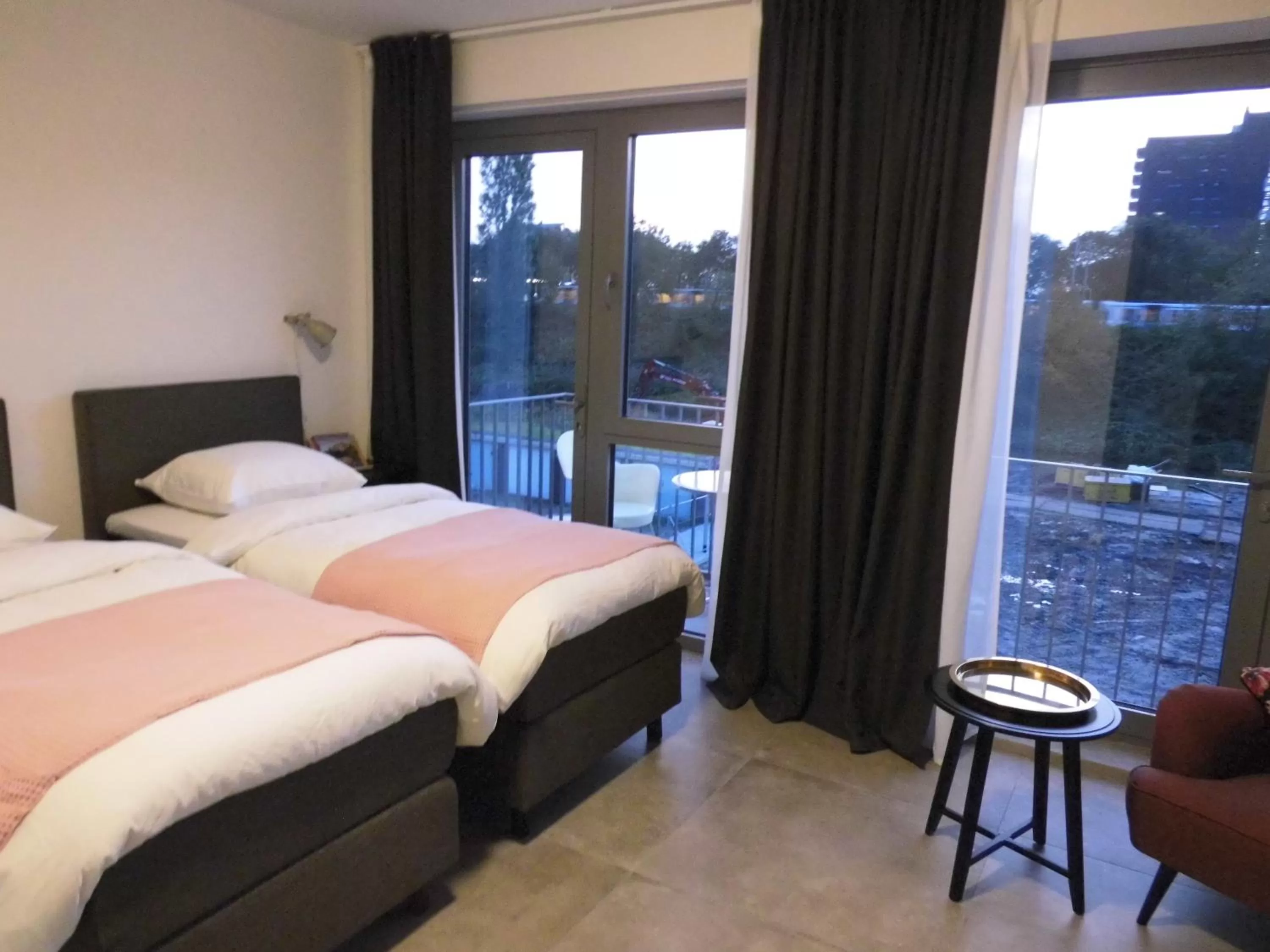 Property building, Bed in B&B Mondriaan