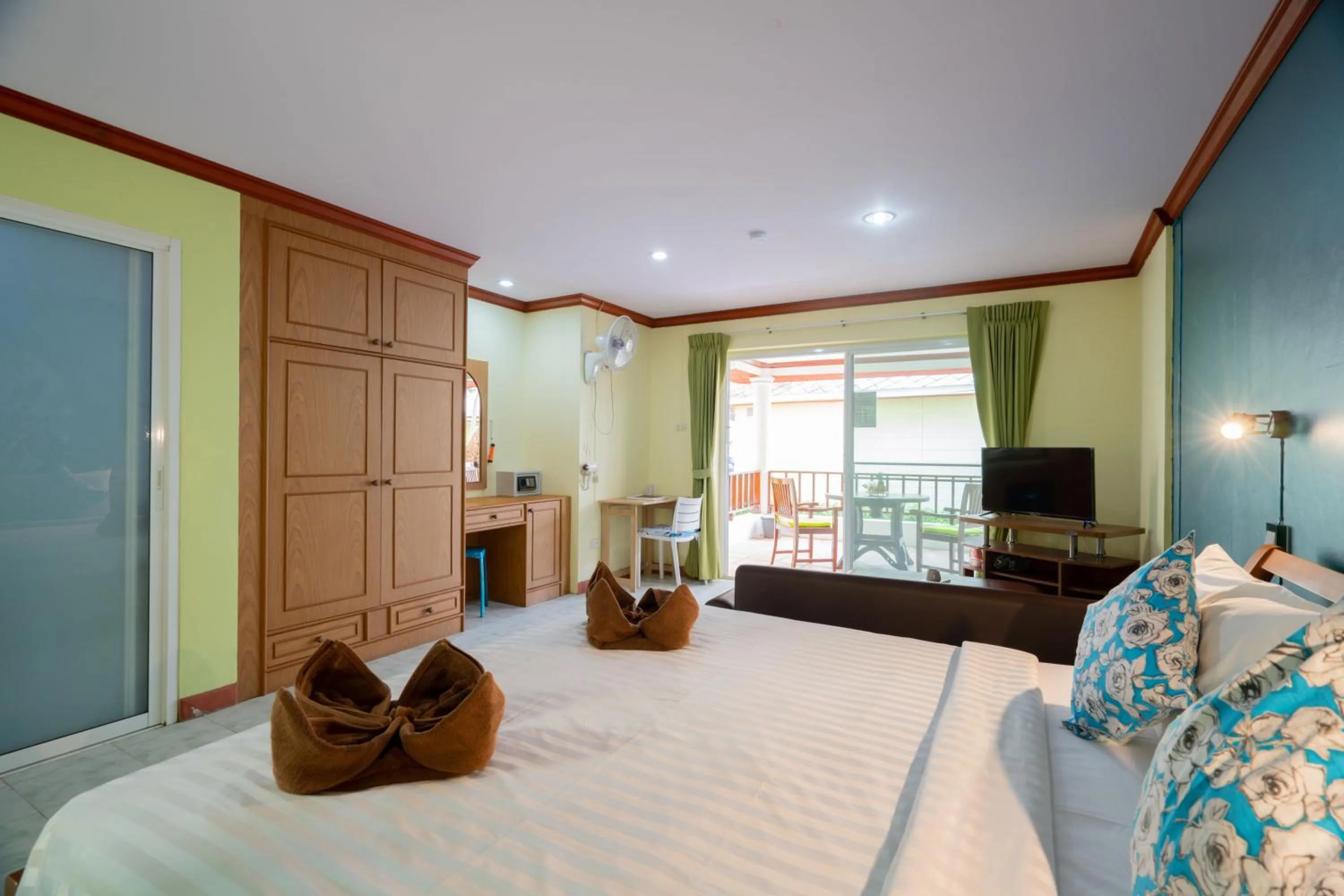 TV and multimedia, Bed in Lemon House