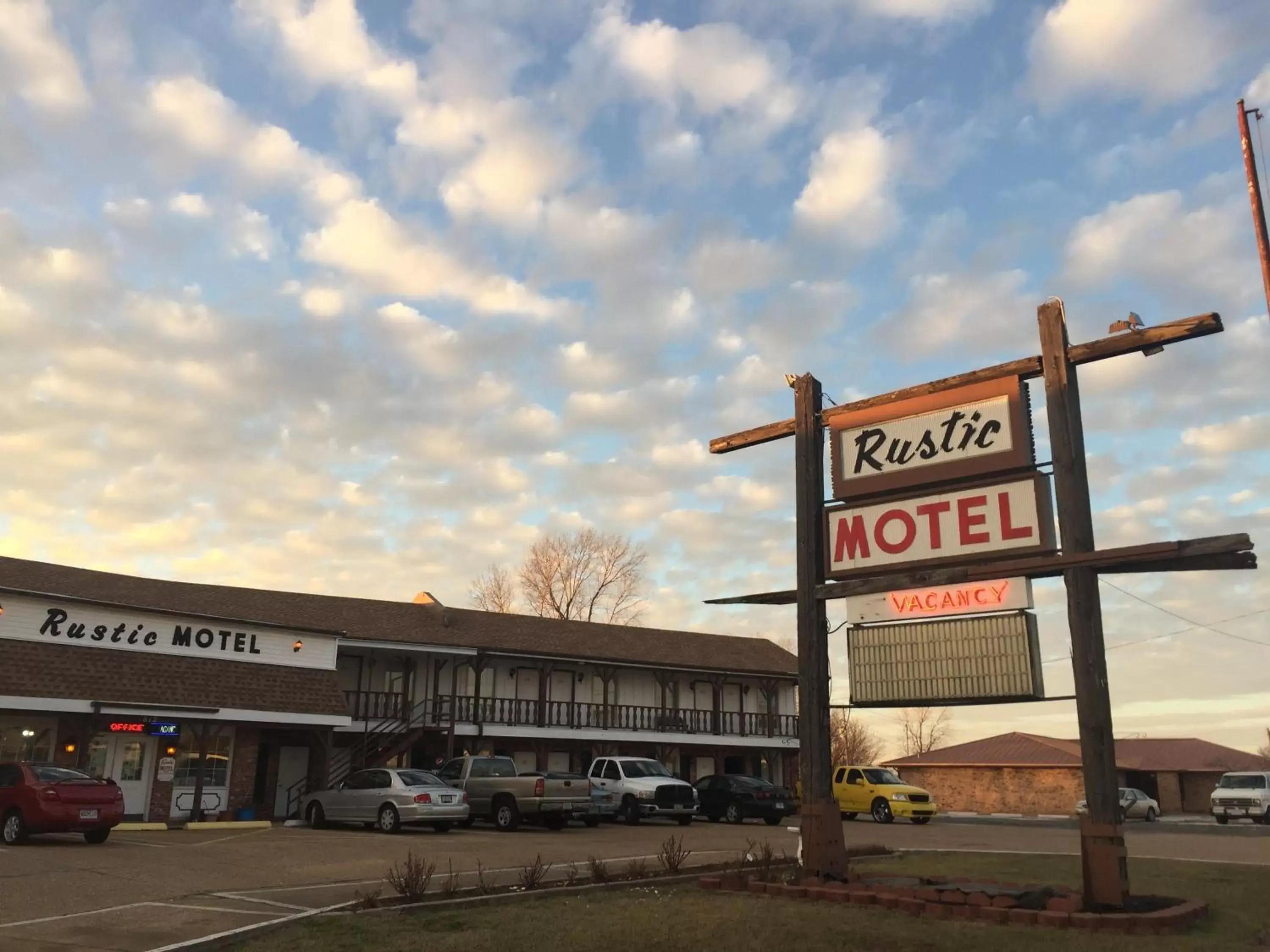 Property Building in Rustic Motel Rolla
