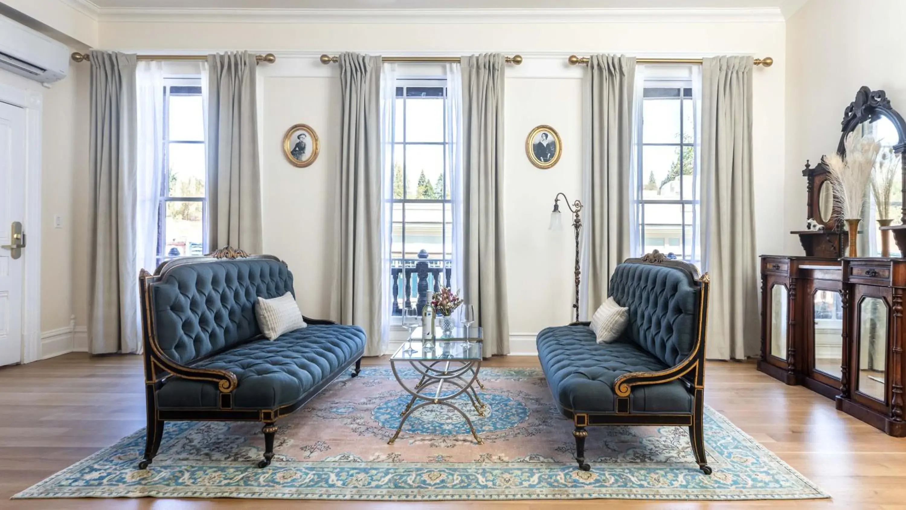 Seating area in The National Exchange Hotel