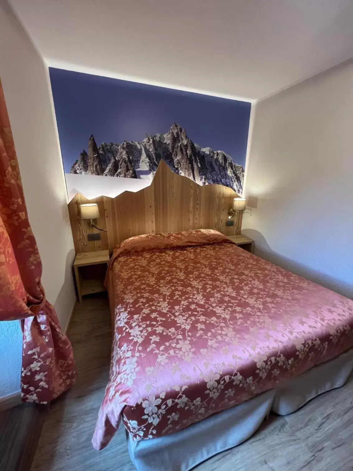 Bedroom, Bed in Hotel Des Glaciers