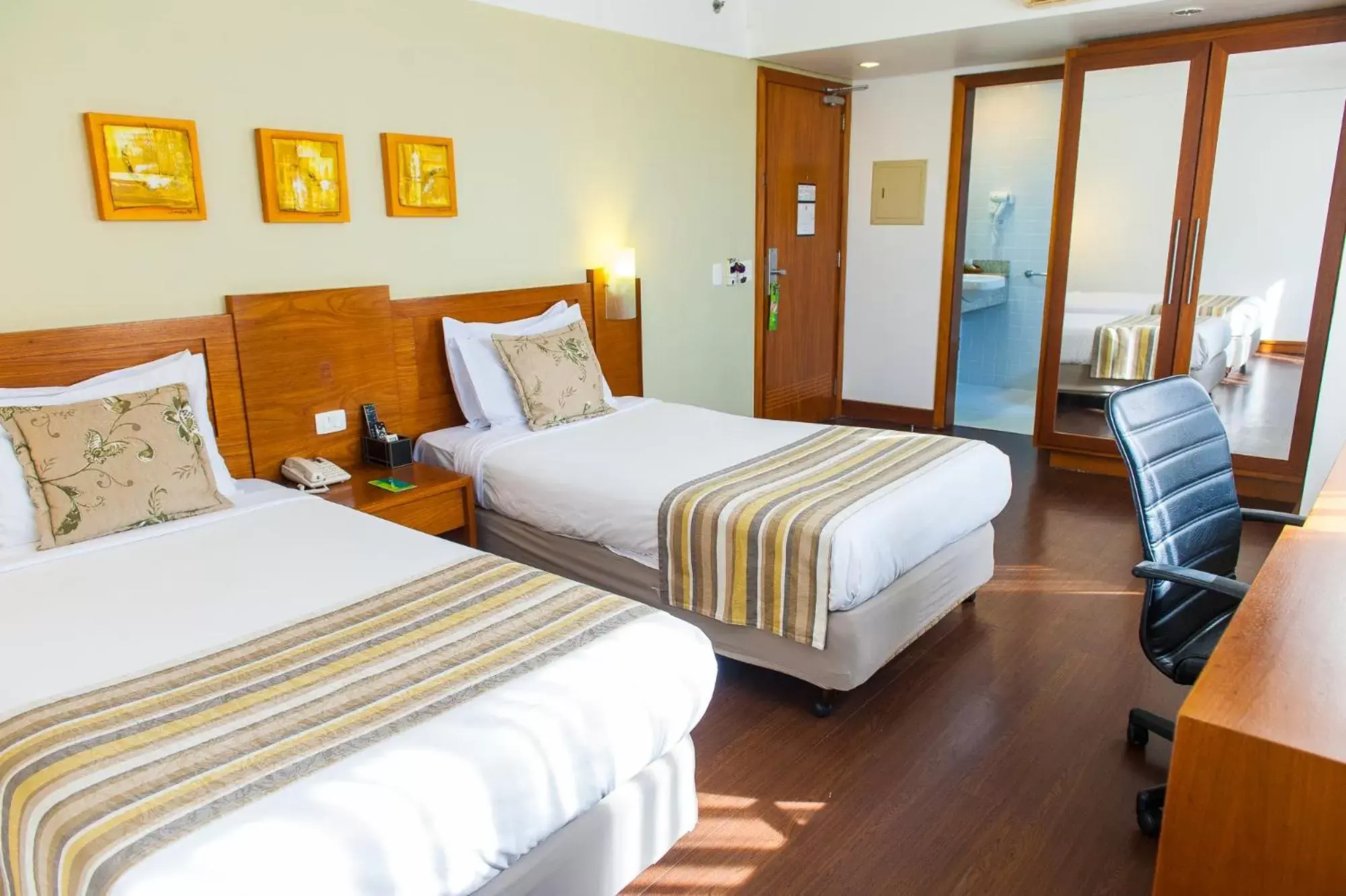 Photo of the whole room, Bed in Quality Porto Alegre