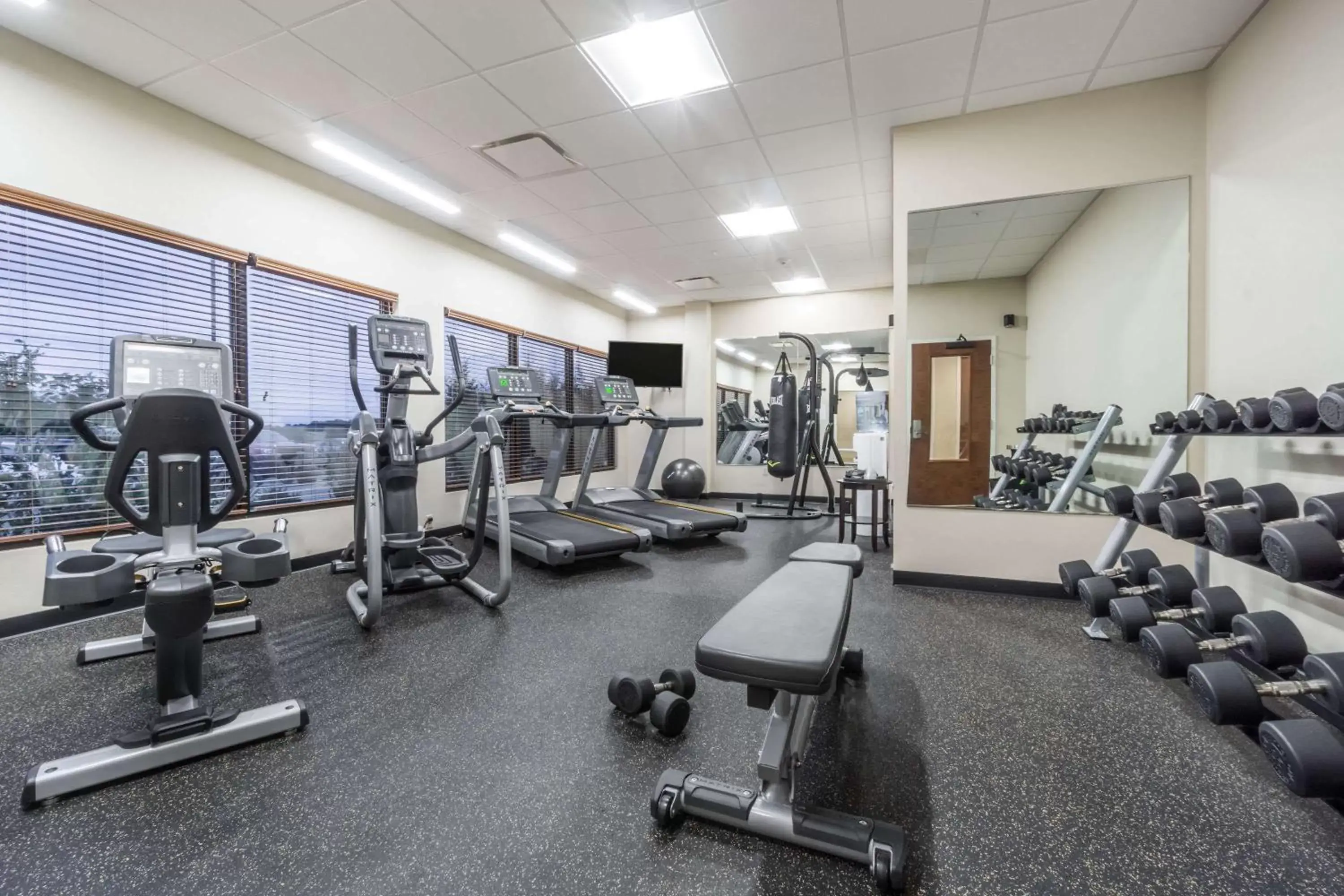 Fitness centre/facilities, Fitness Center/Facilities in Hawthorn Suites by Wyndham Wheeling at The Highlands