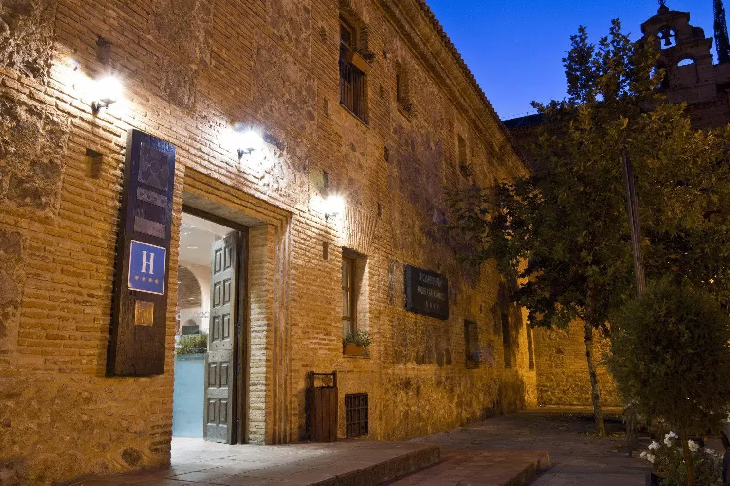 Facade/entrance, Property Building in Hospedería Valle del Ambroz