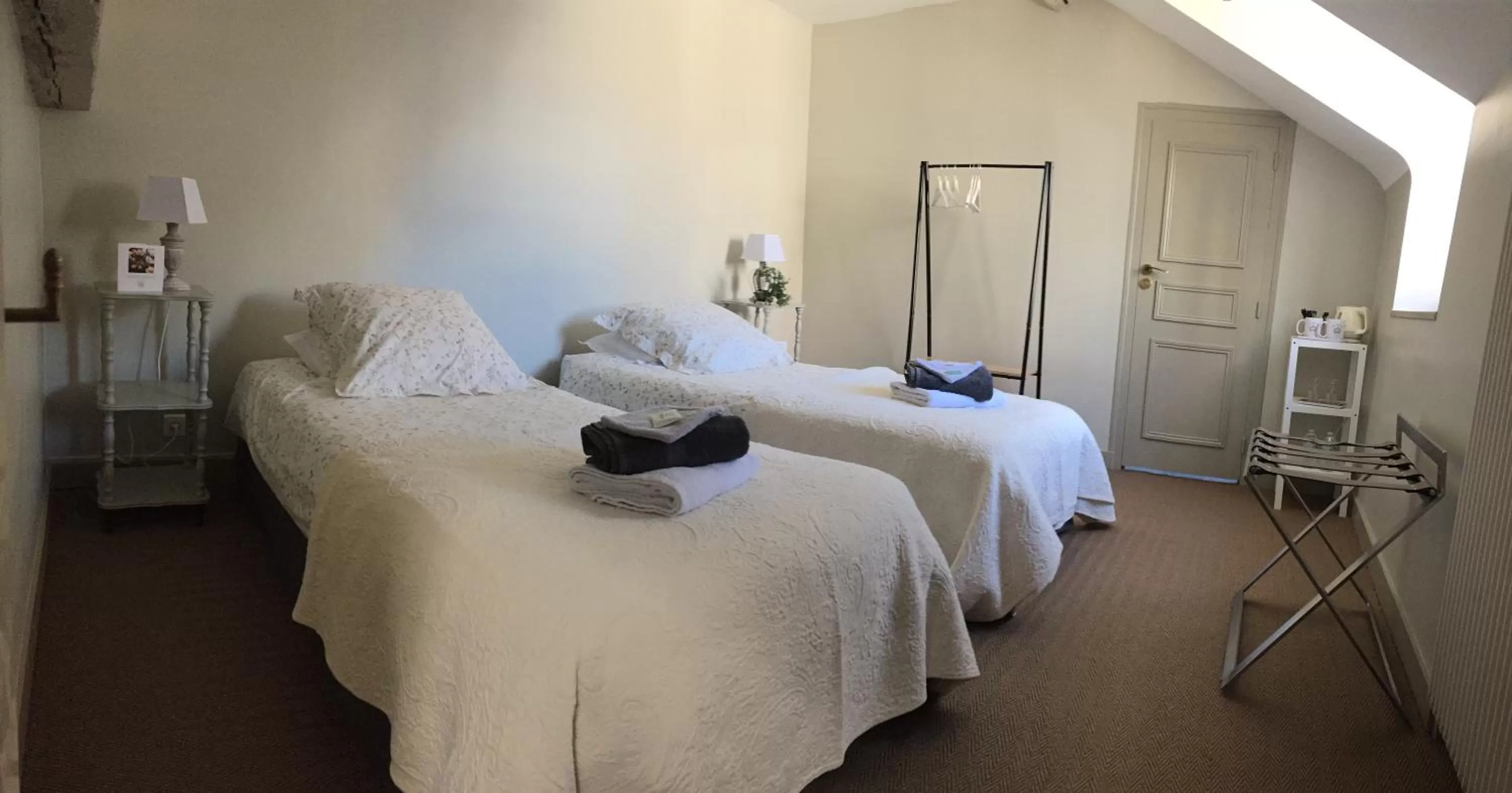 Bed in Au 16 Place Saint Louis