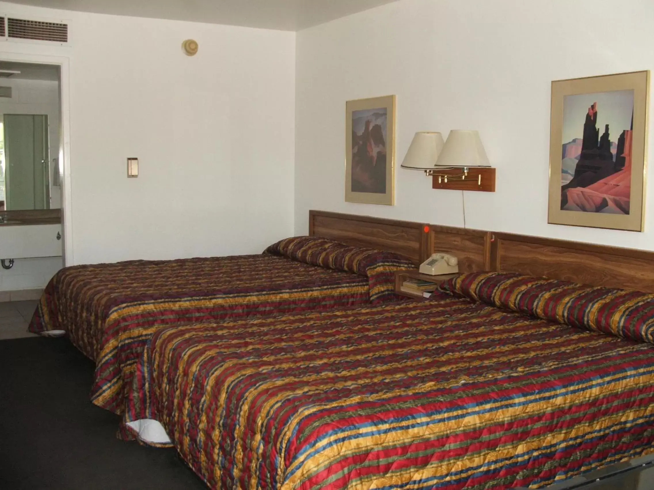 Bed in Arizona Inn