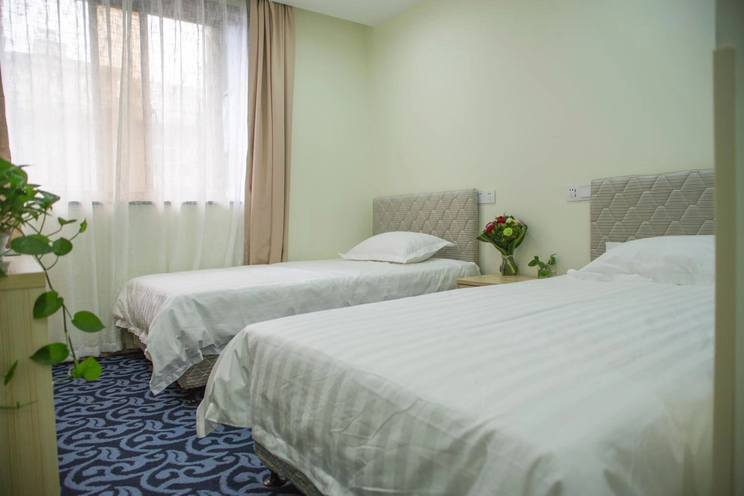 Bed in Hangzhou Memory Travel International Hotel-Edge Westlake