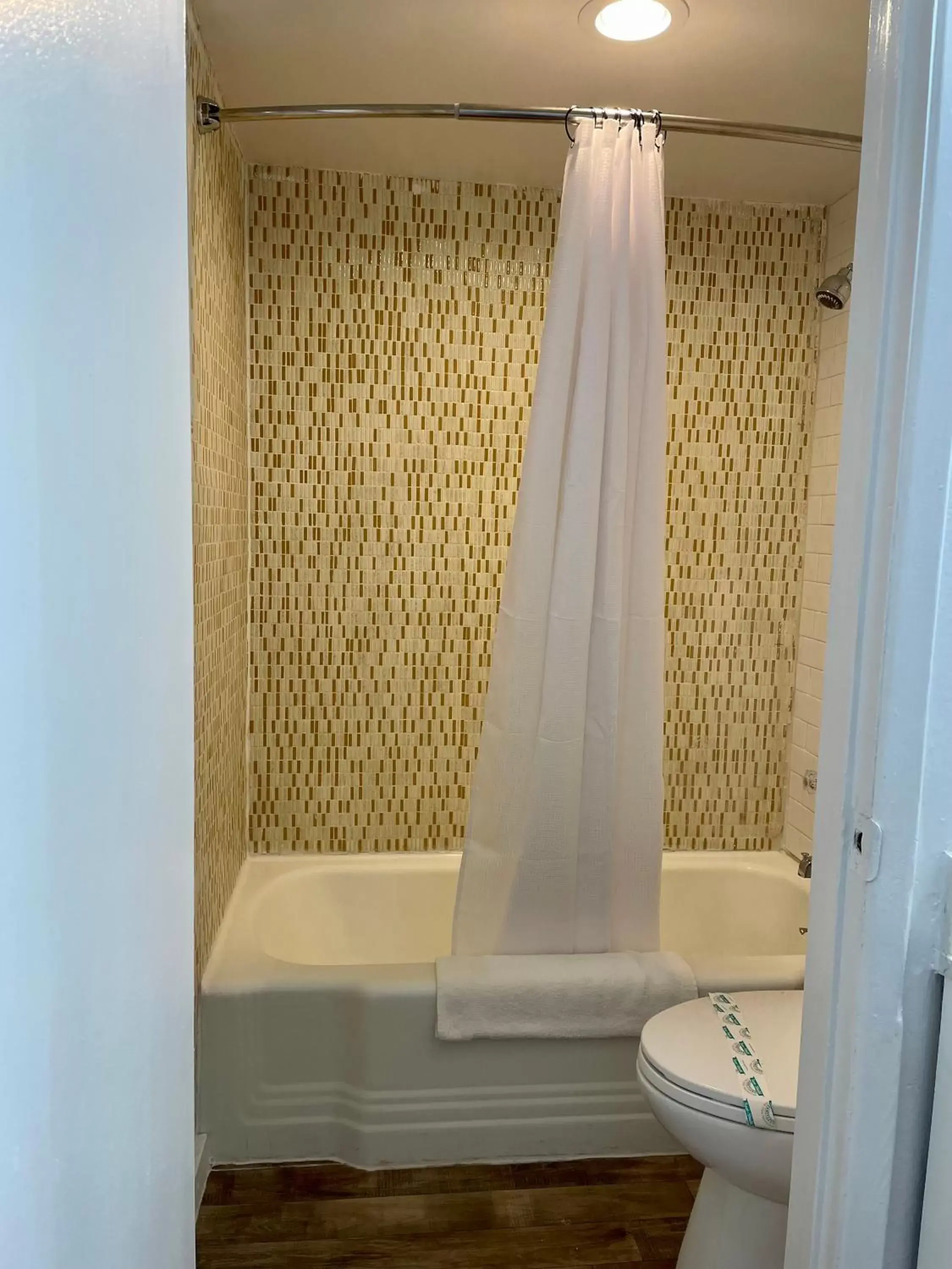 Bed in The Postcard Motel Bed in The Postcard Motel