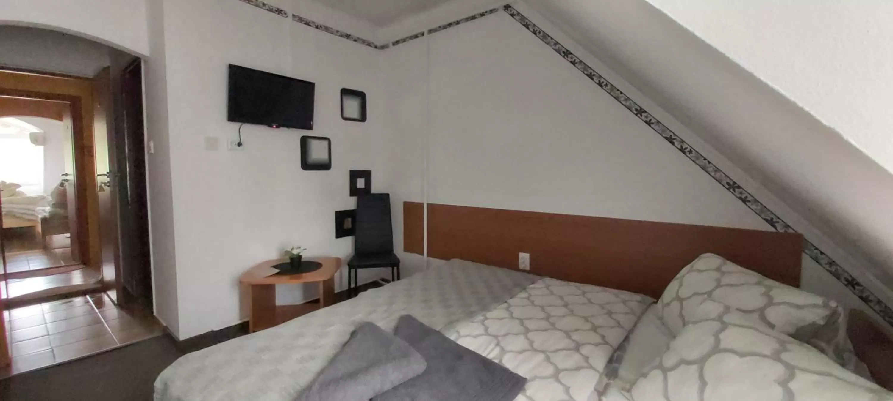 Bed in Romantik Étterem - Panzió