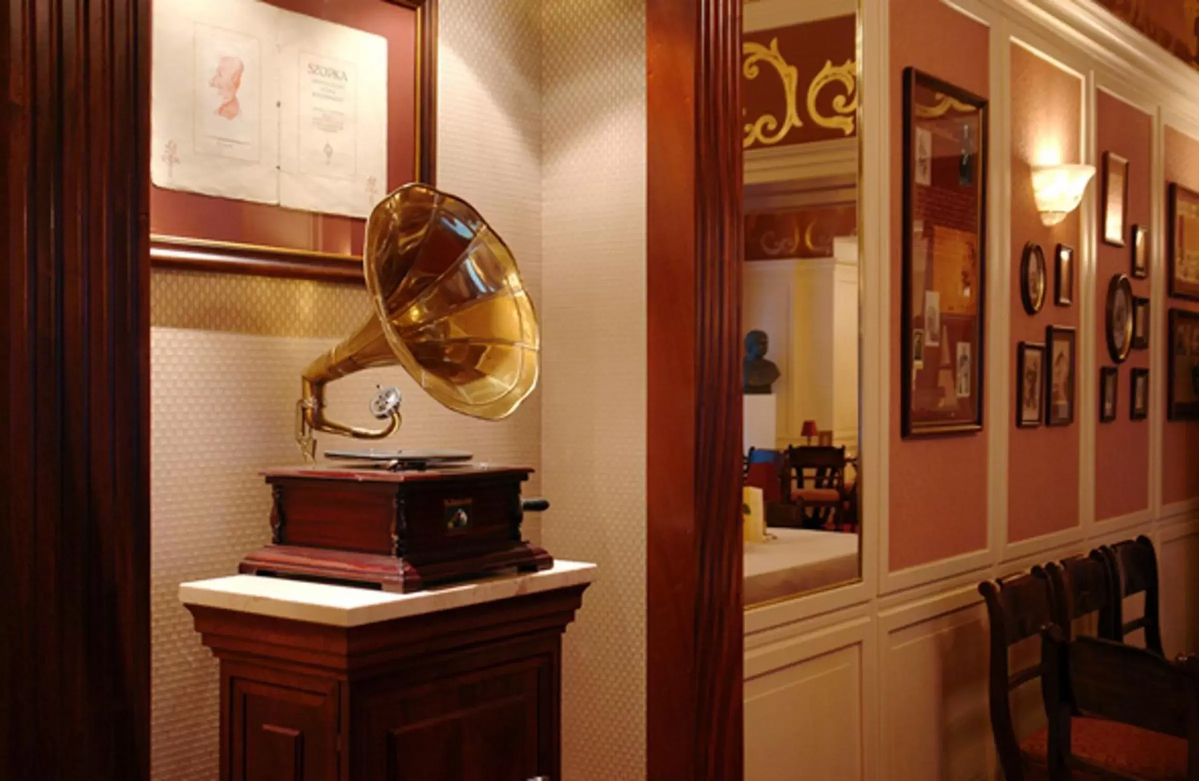 Lounge or bar in Grand Hotel Lounge or bar in Grand Hotel