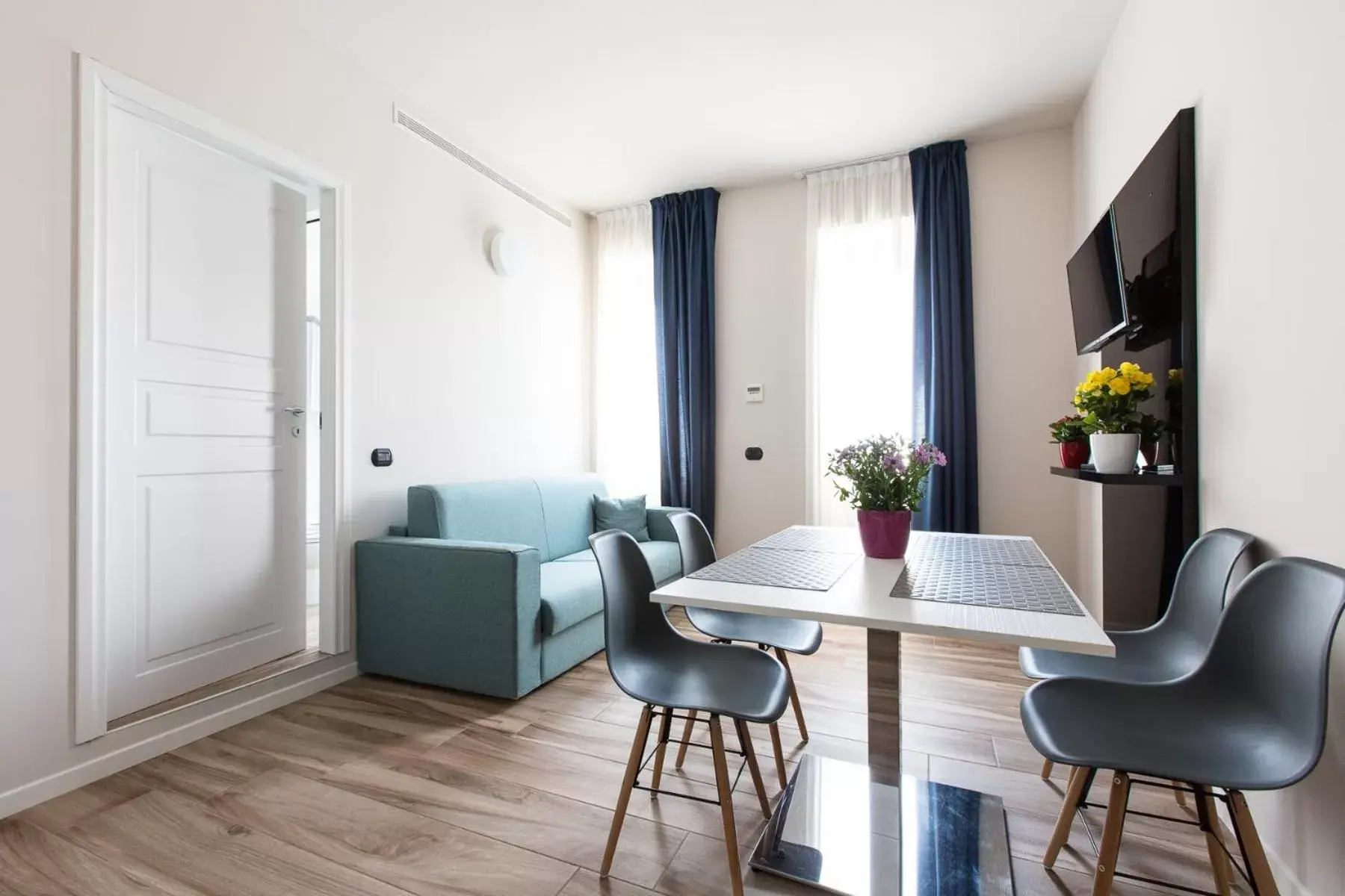 Dining Area in Aparthotel Isola