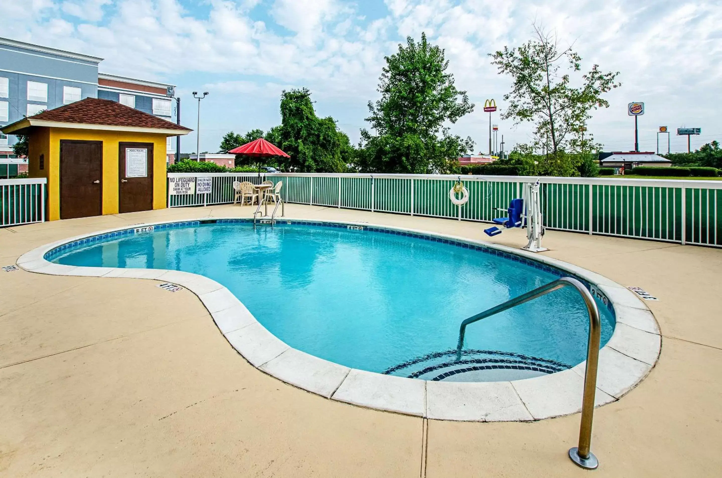 Swimming Pool in Comfort Inn & Suites Santee