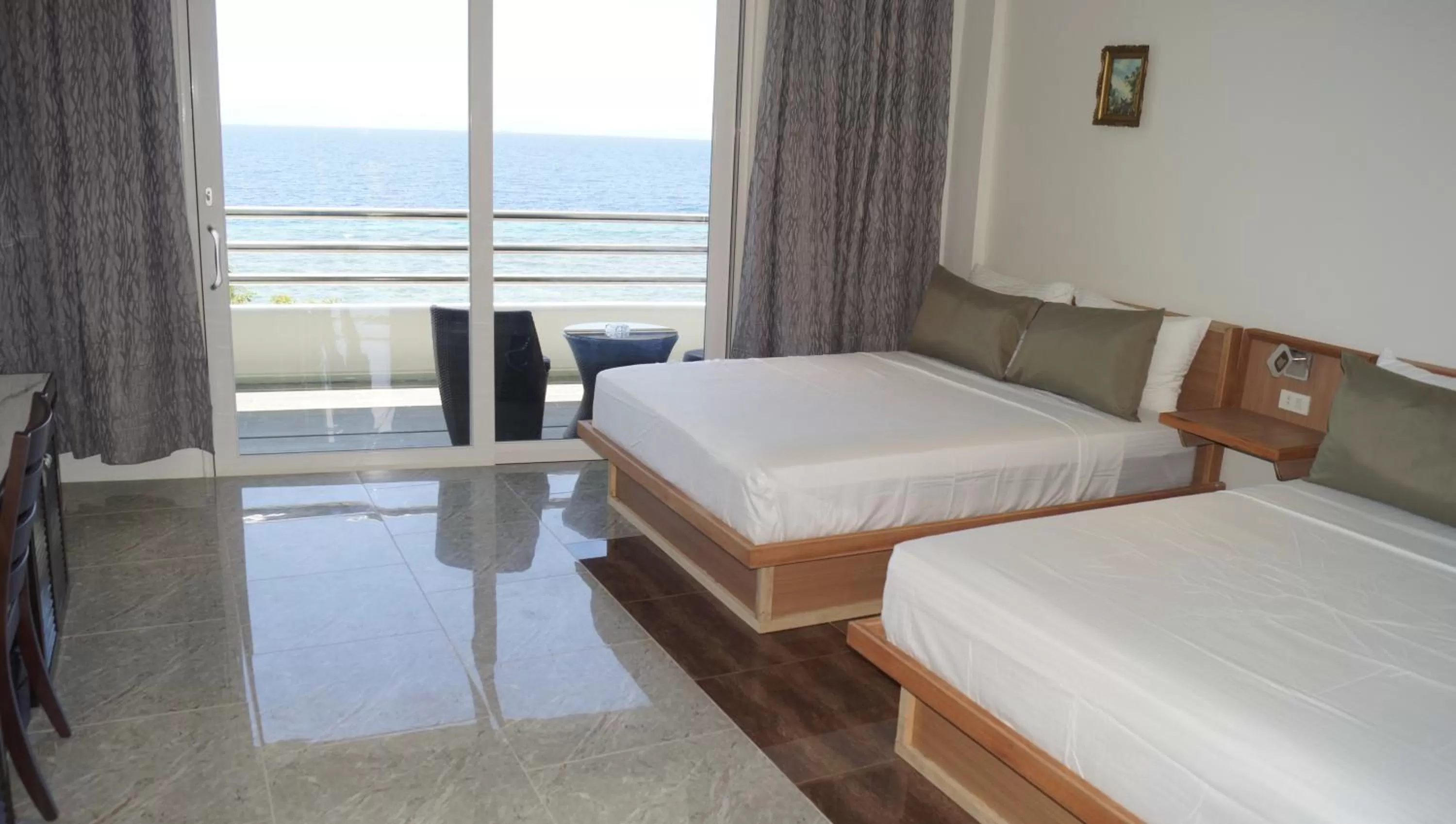 Bedroom, Bed in Panglao Sea Resort - Tangnan