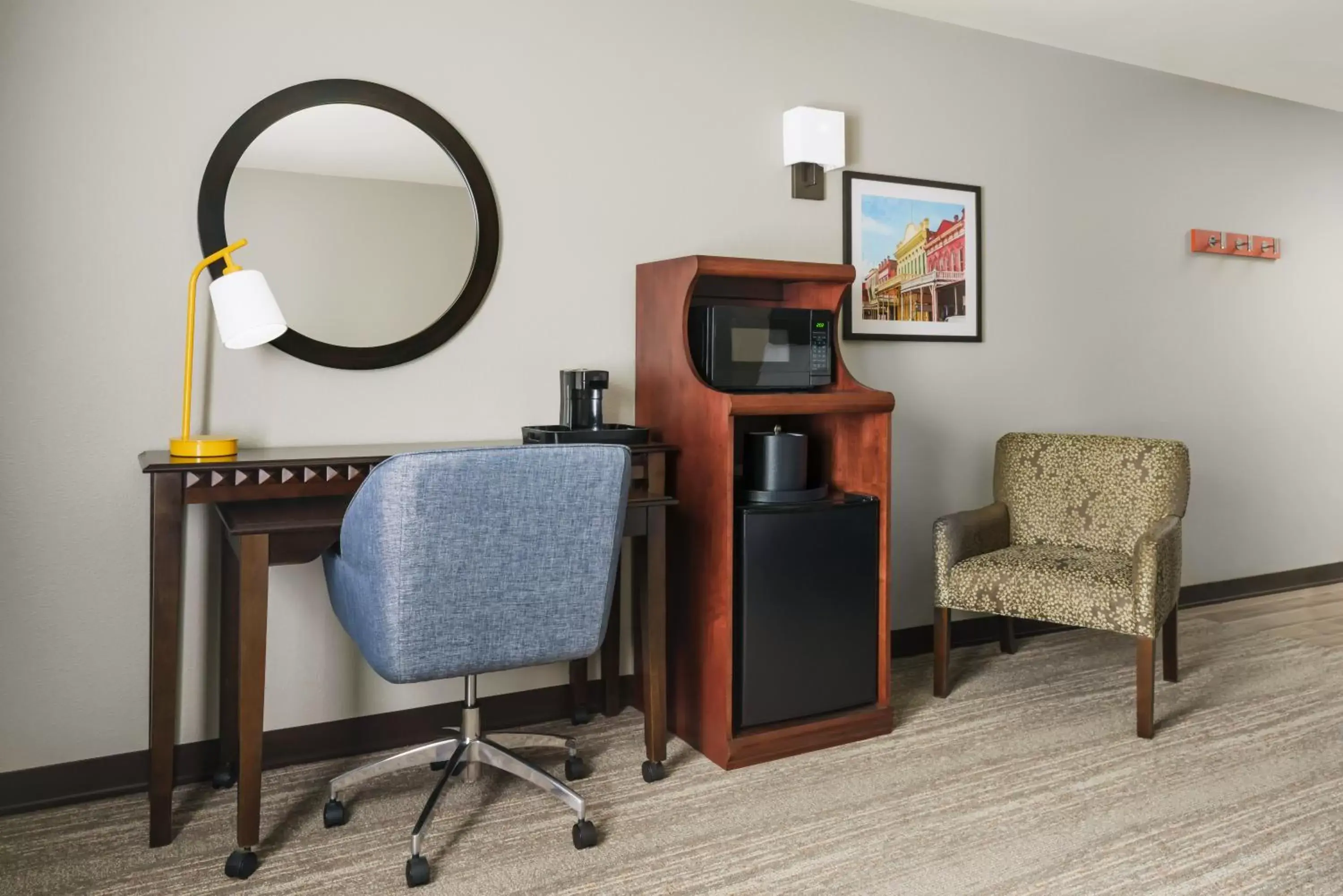 TV and multimedia, Seating Area in Hampton Inn & Suites West Sacramento