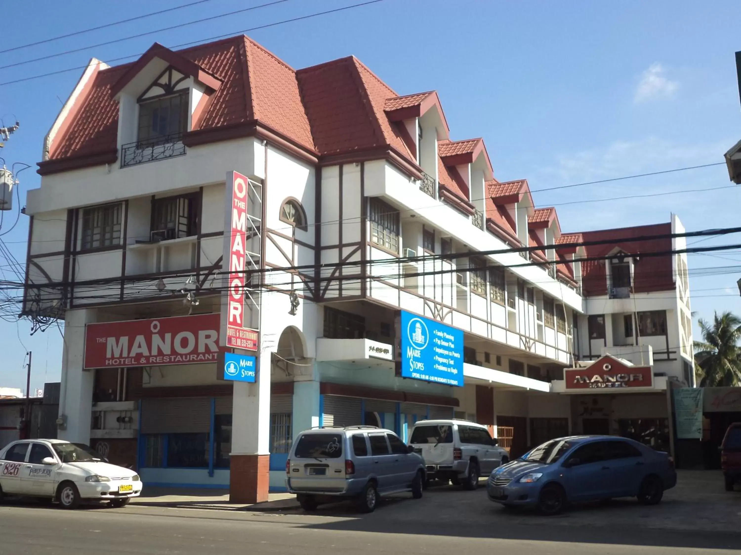 Facade/entrance, Property Building in The Manor Hotel