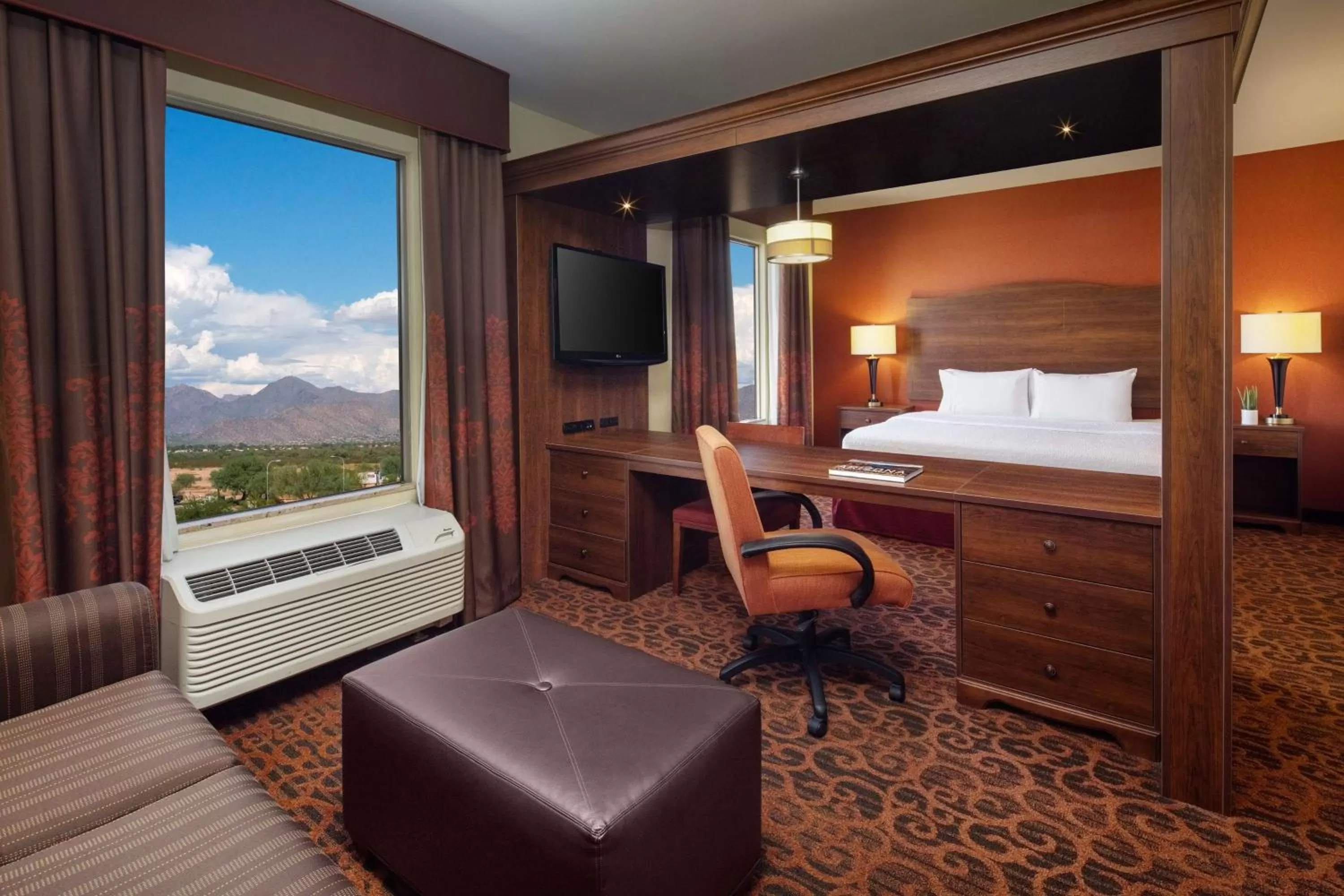 Bedroom, Bed in Hampton Inn & Suites Scottsdale at Talking Stick