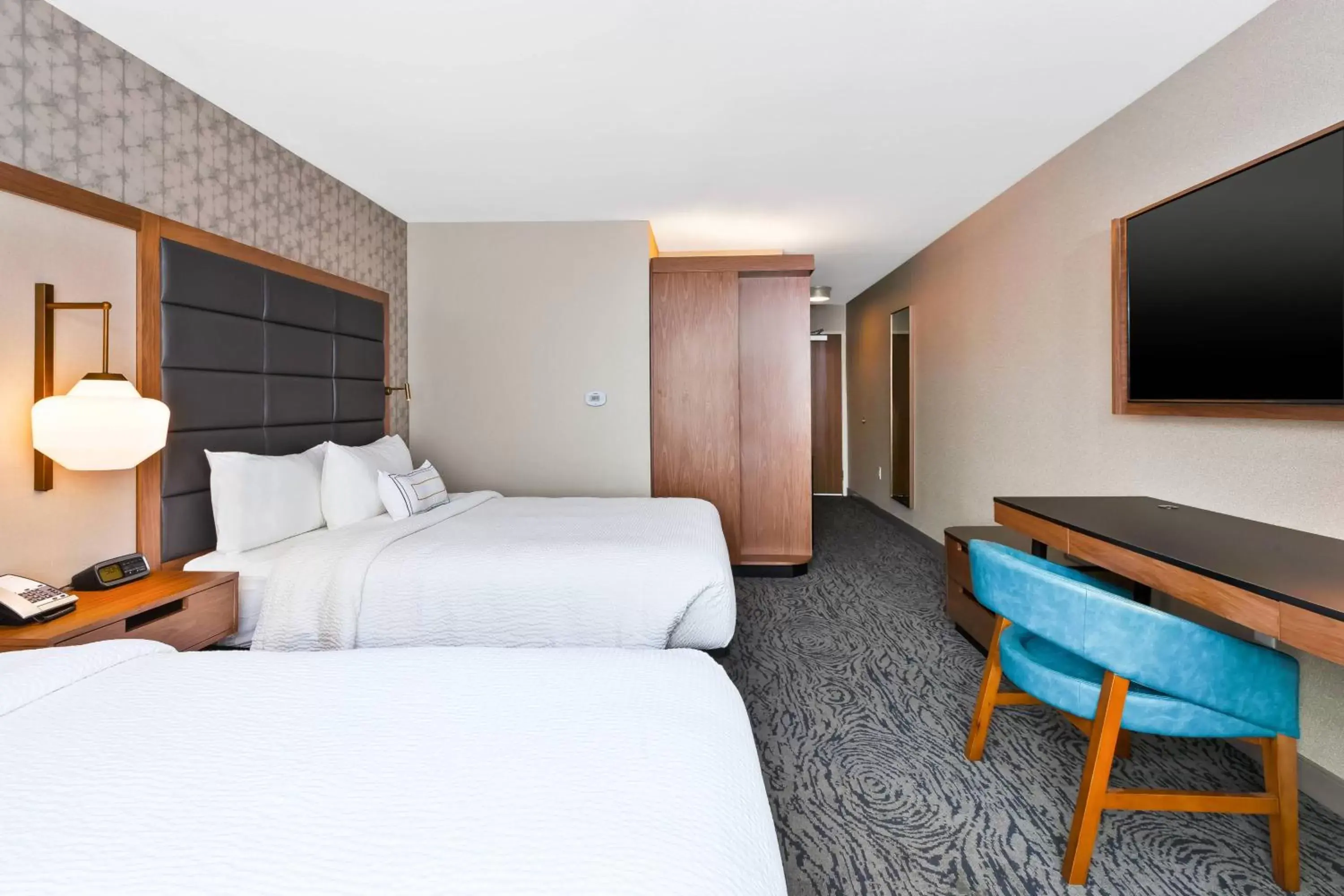 Photo of the whole room, Bed in Fairfield Inn & Suites by Marriott Kalamazoo