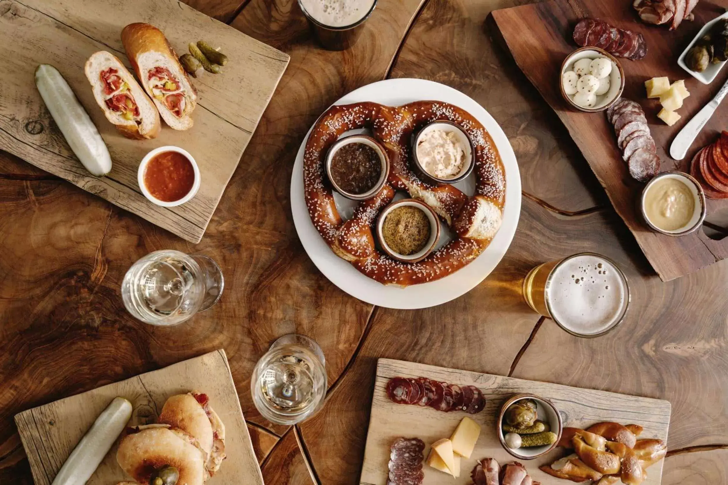 Restaurant/places to eat in Hotel Morgan a Wyndham Hotel Restaurant/places to eat in Hotel Morgan a Wyndham Hotel