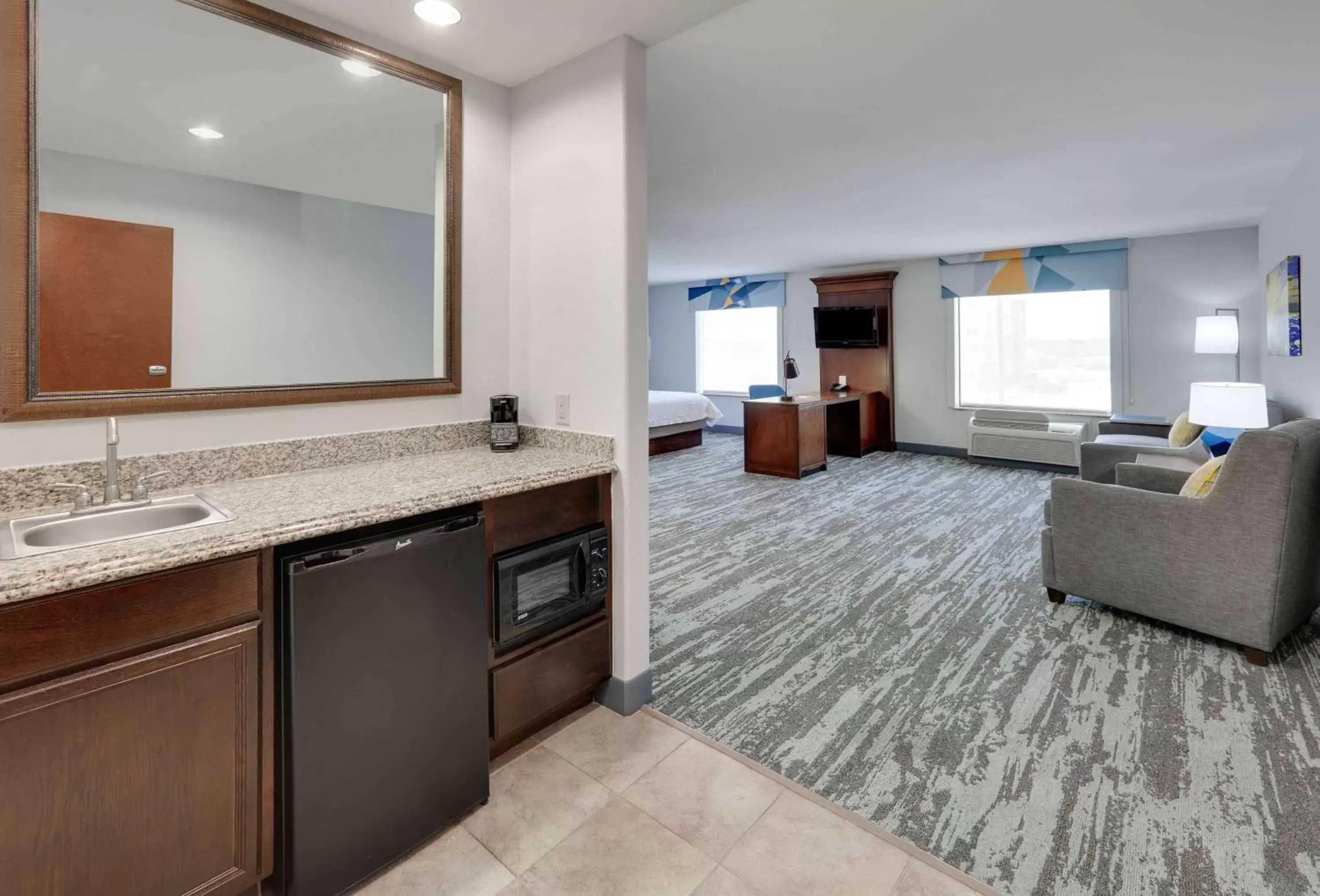 Bedroom, Bathroom in Hampton Inn & Suites Dallas-Arlington-South