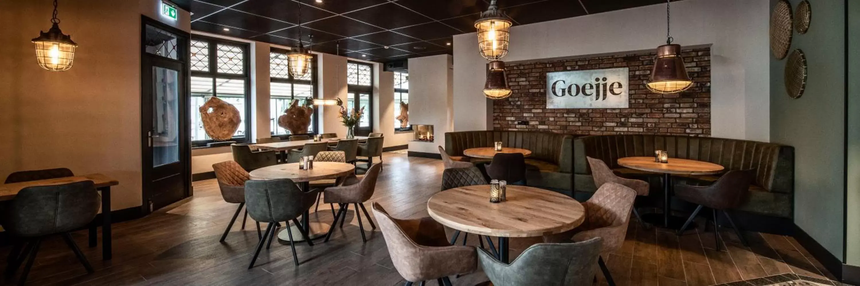 Restaurant/Places to Eat in Grand Café Goejje voorheen Oranje Hotel
