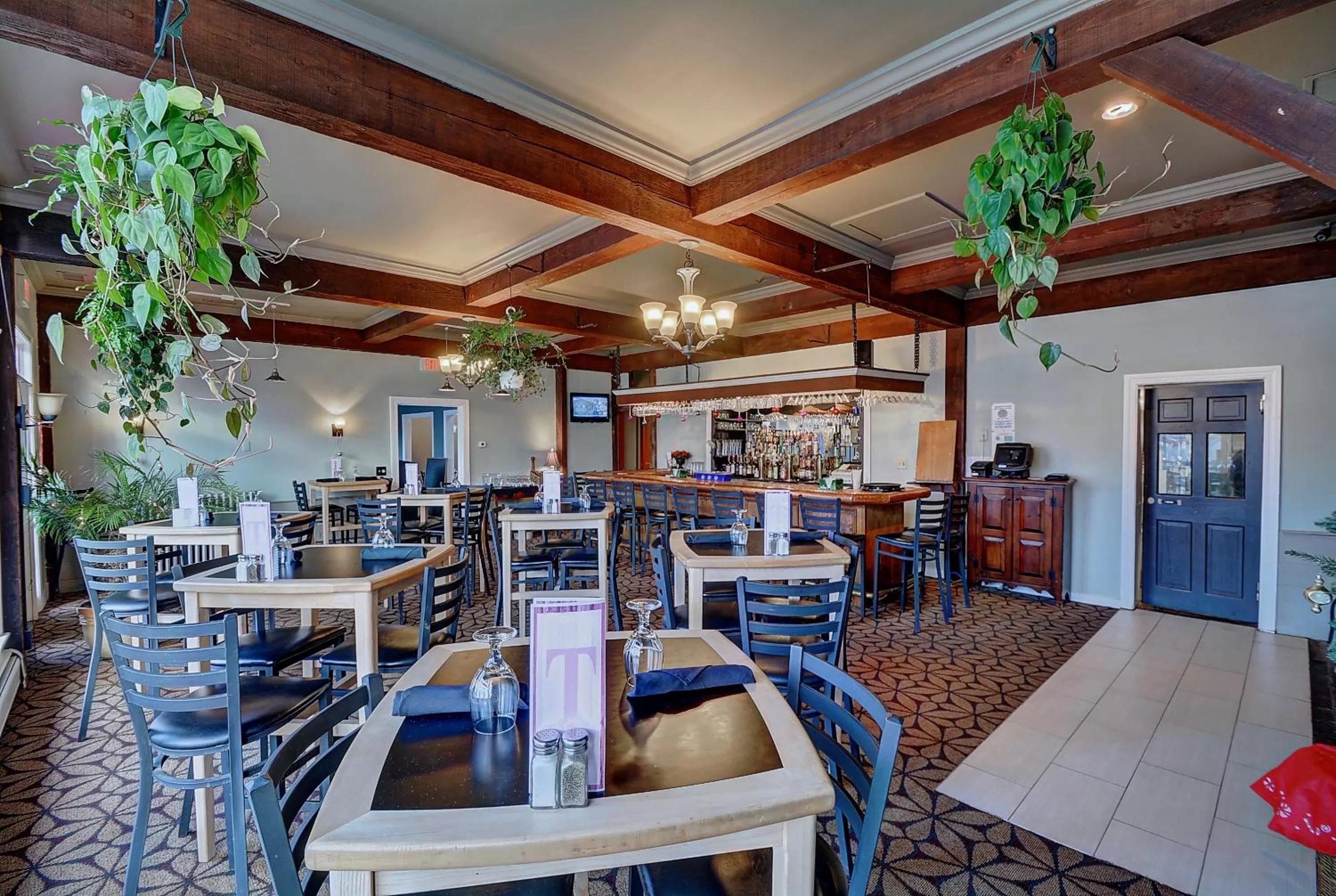 Lounge or bar in Colonial Motel and Spa