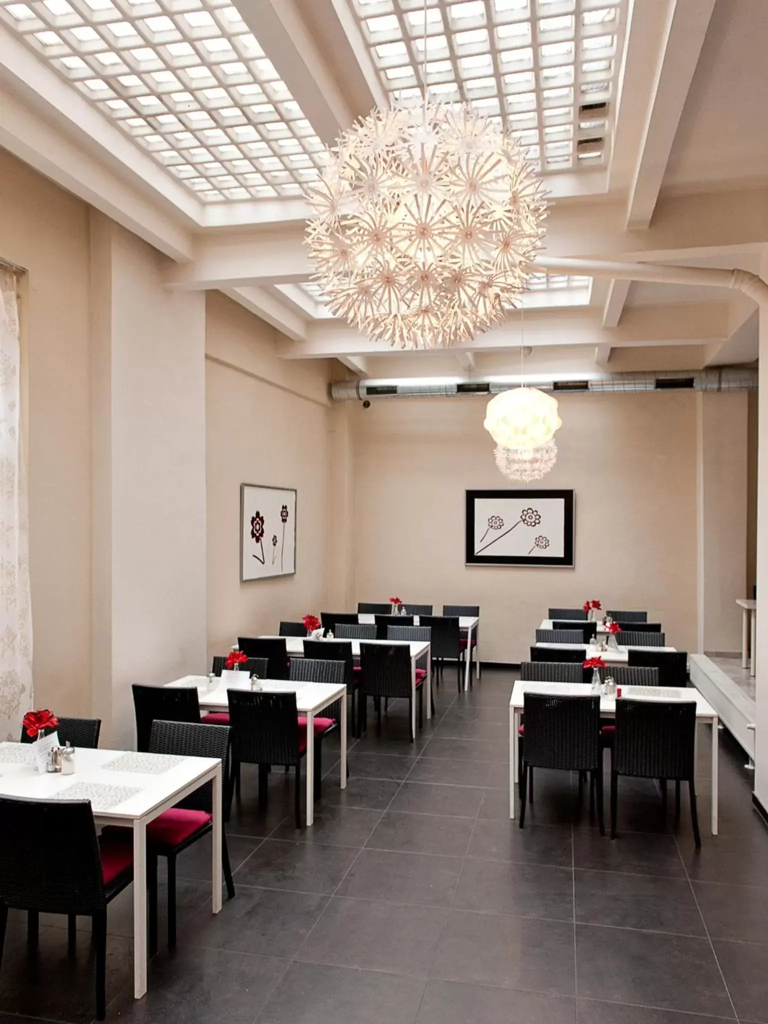 Restaurant/Places to Eat in Hotel PurPur